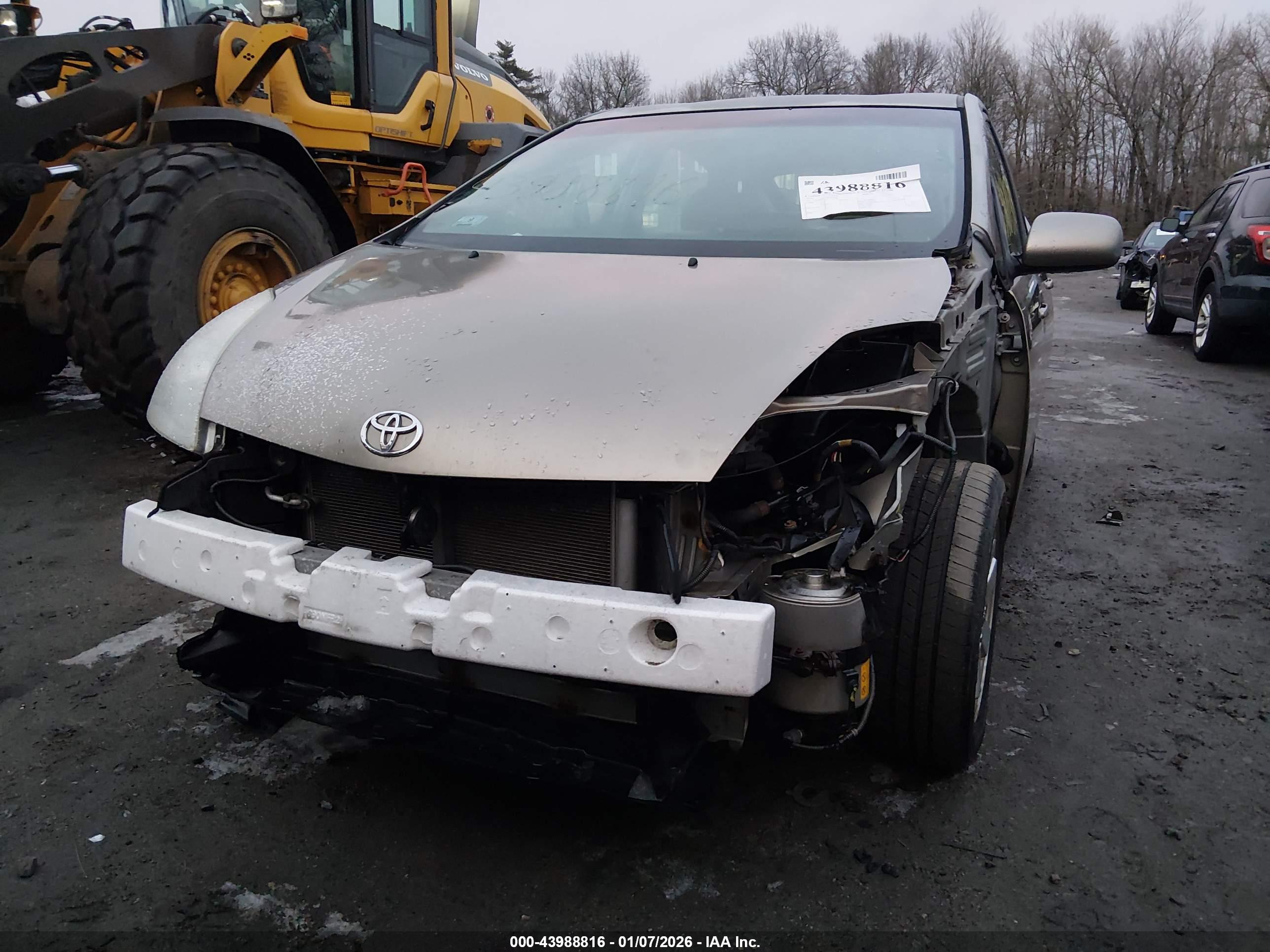 TOYOTA PRIUS image 6