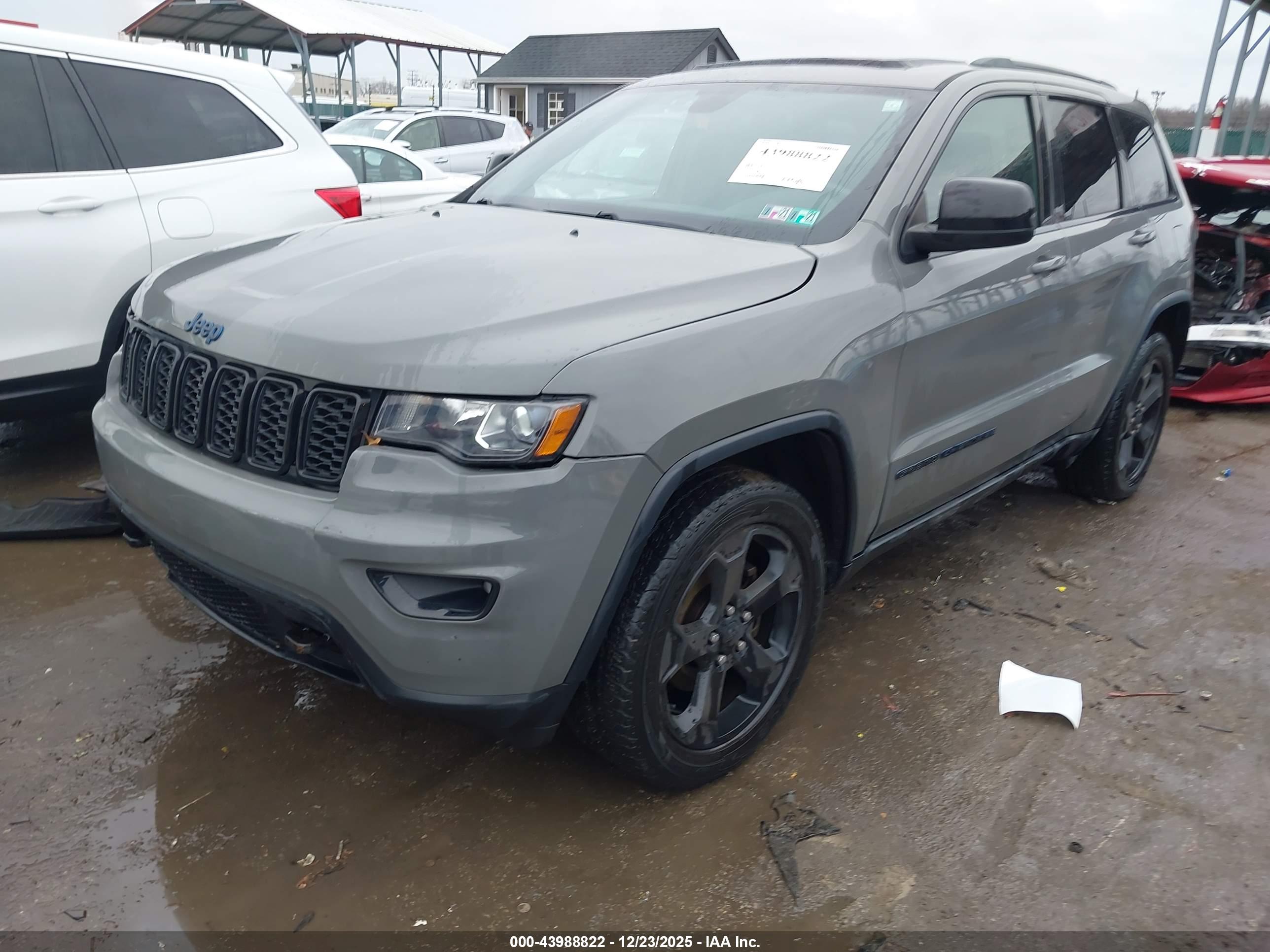 JEEP GRAND image 2