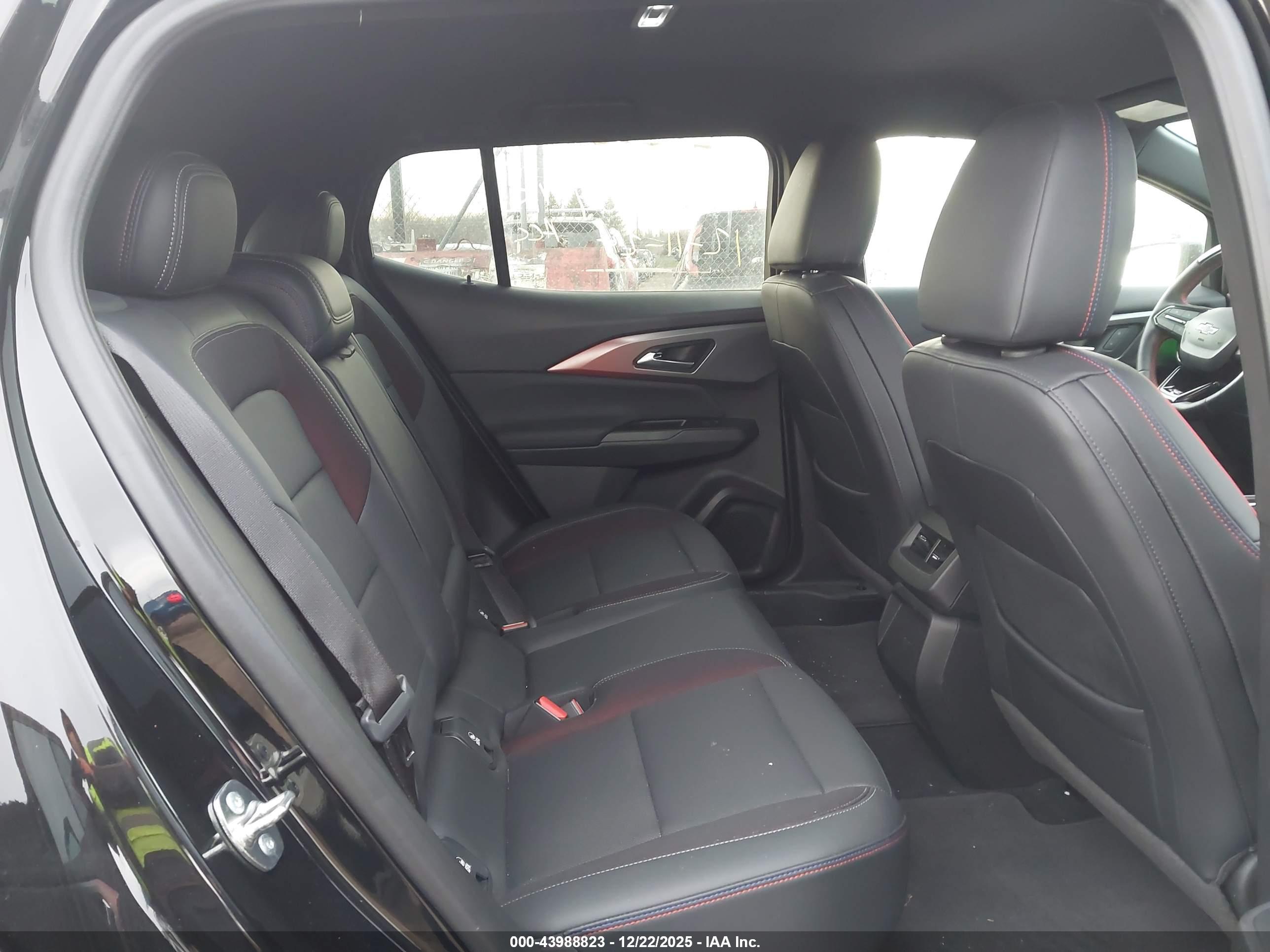 CHEVROLET EQUINOX image 8