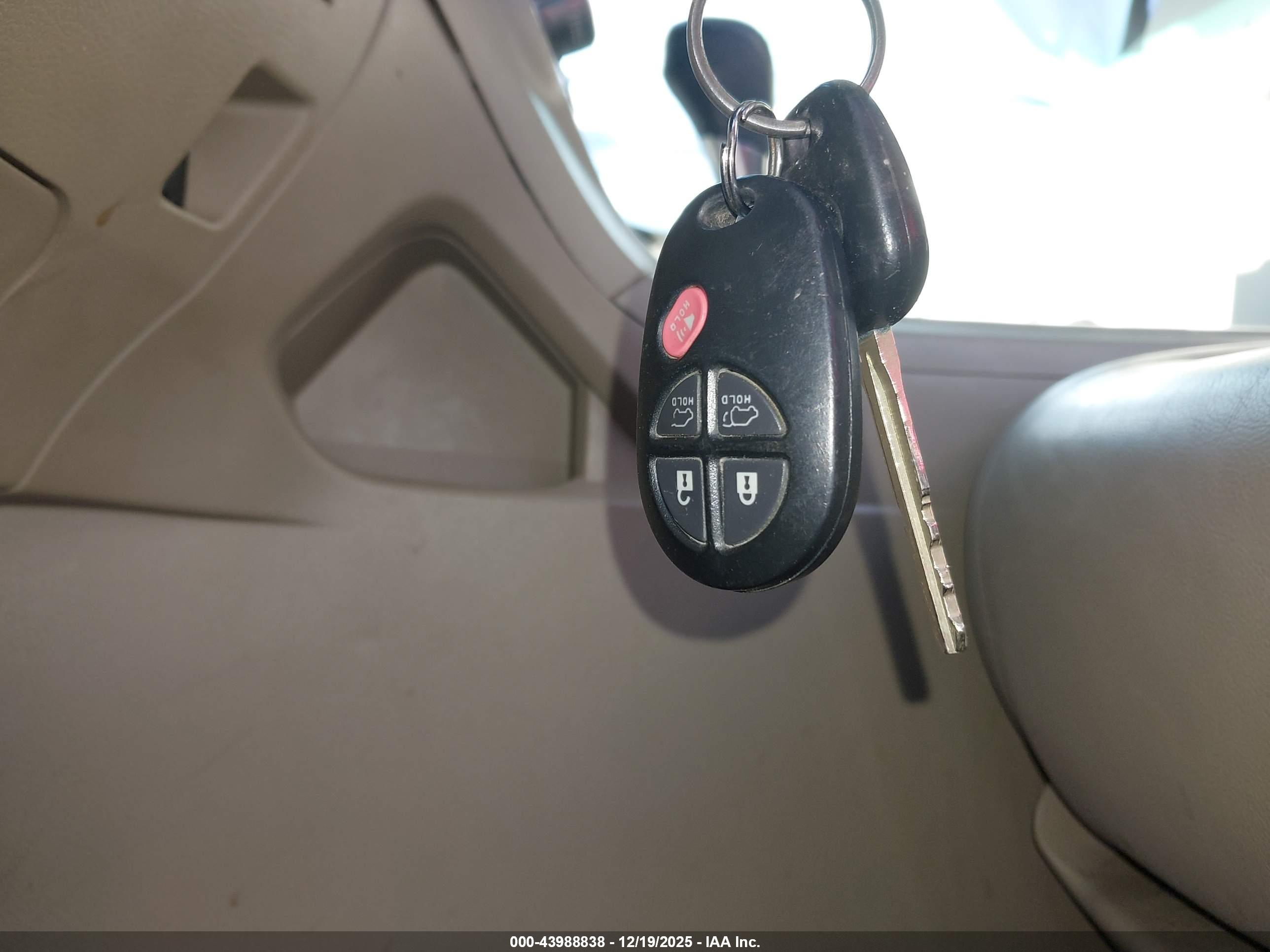 TOYOTA HIGHLANDER image 11