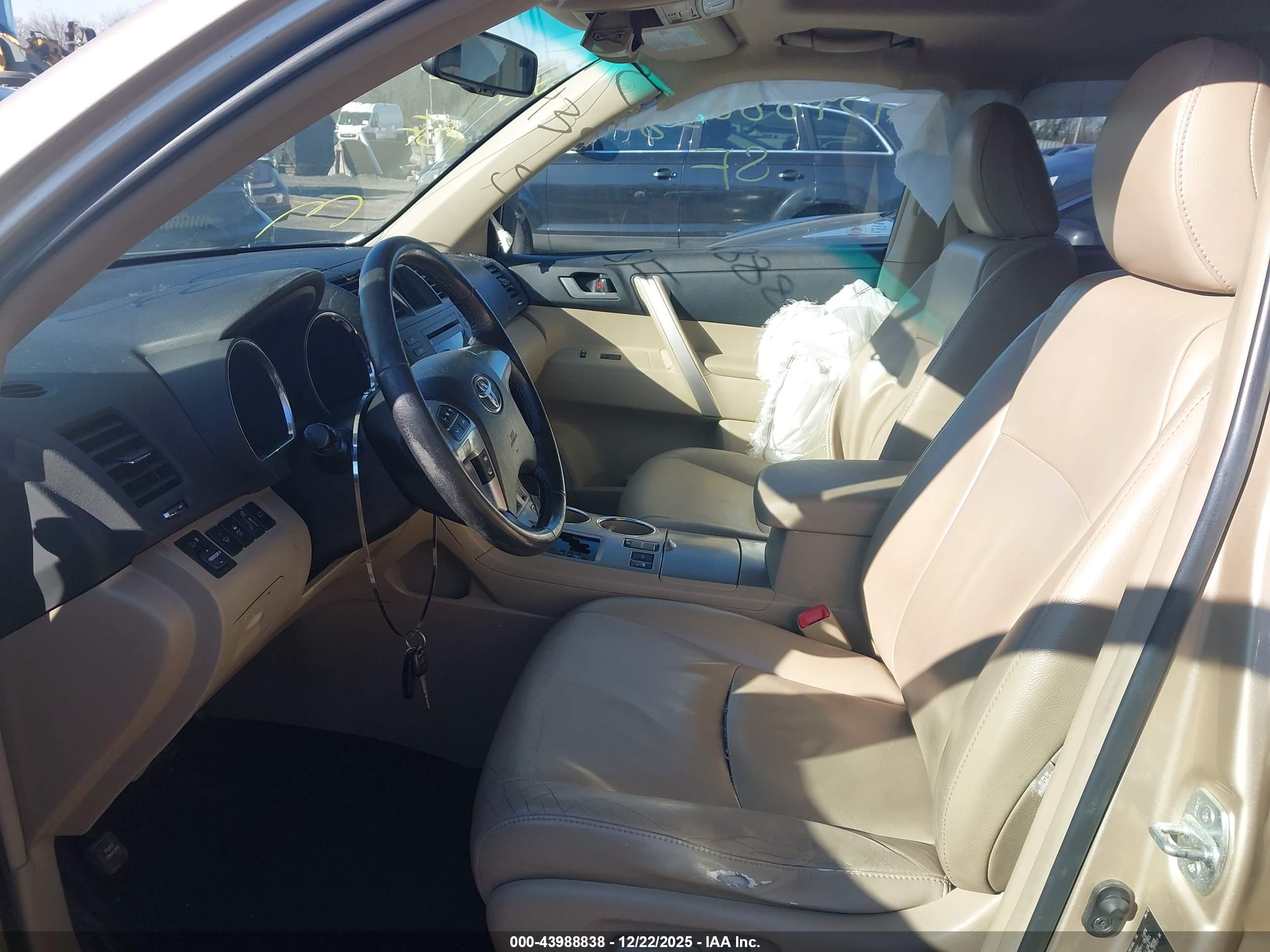 TOYOTA HIGHLANDER image 5