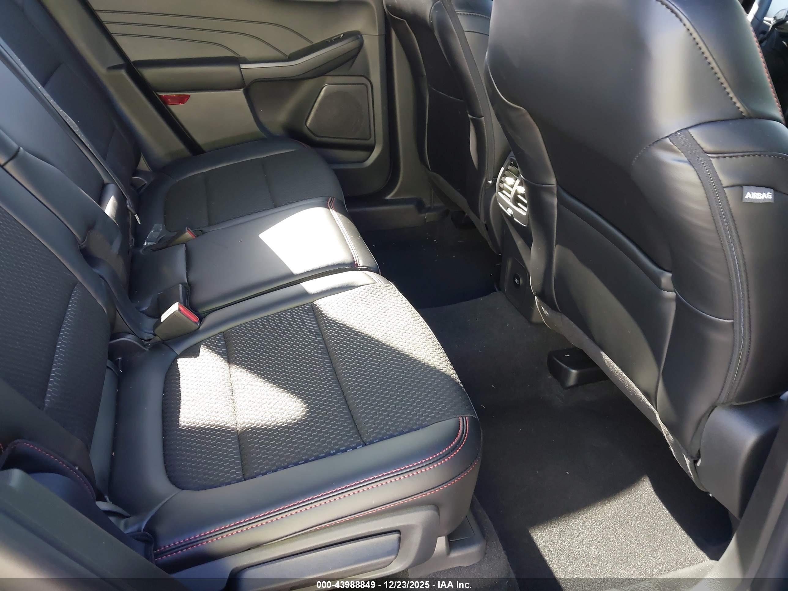 FORD ESCAPE image 8