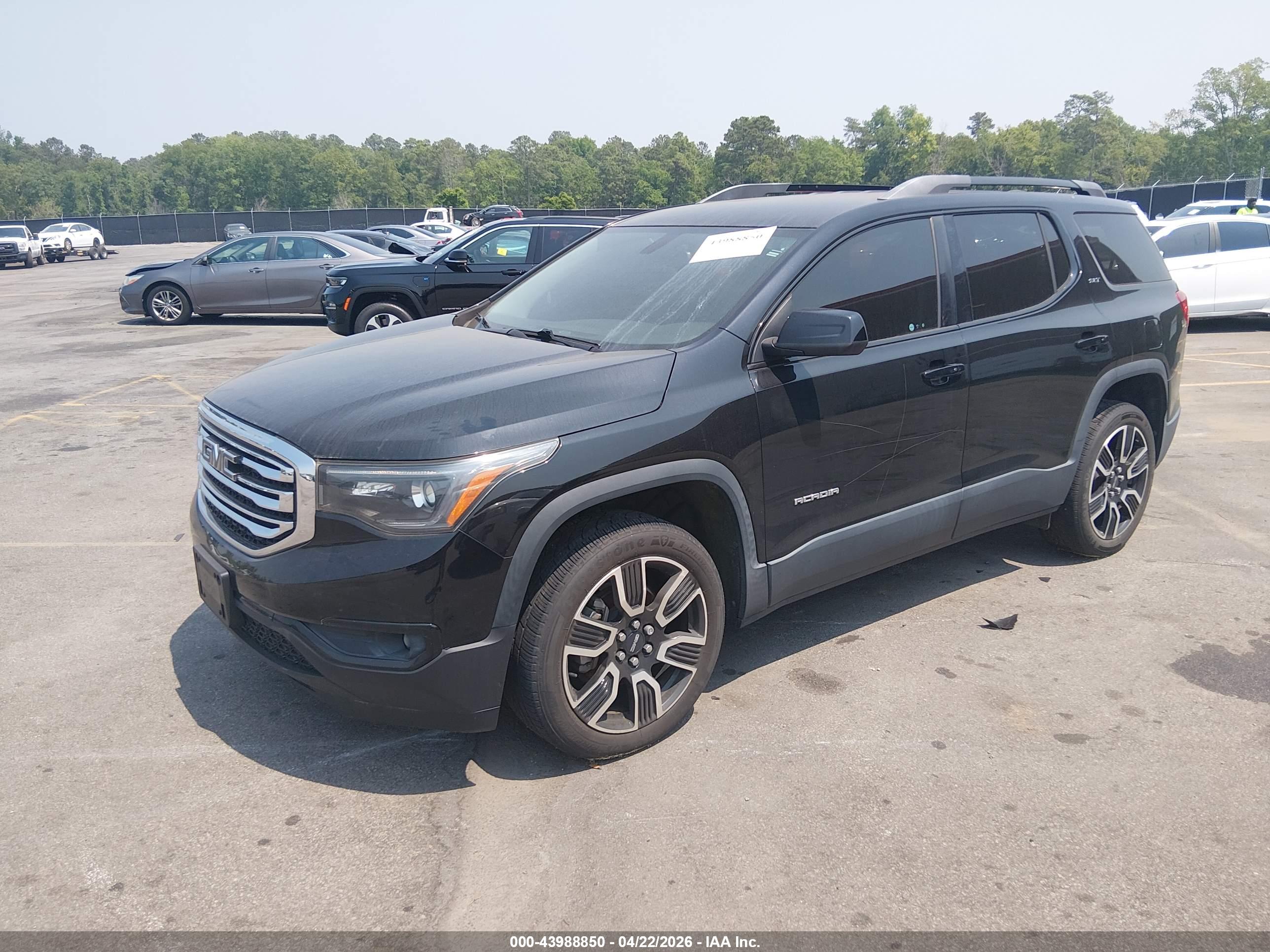 GMC ACADIA image 2