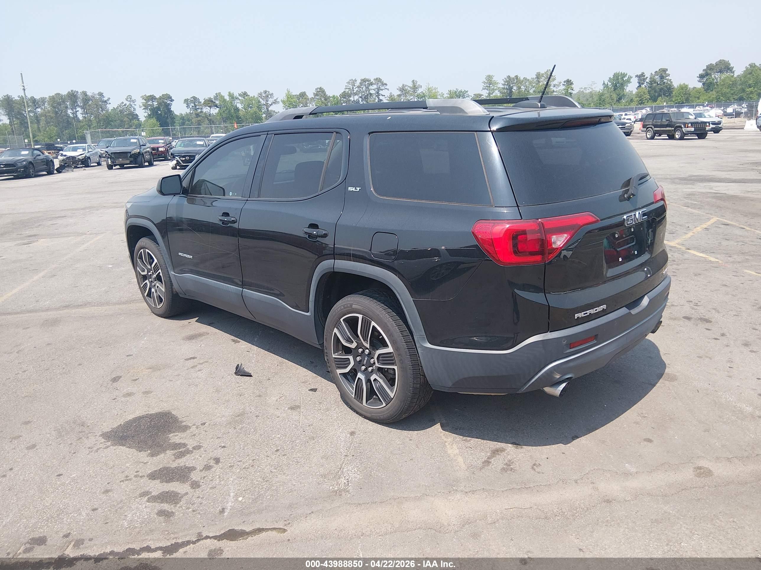 GMC ACADIA image 3