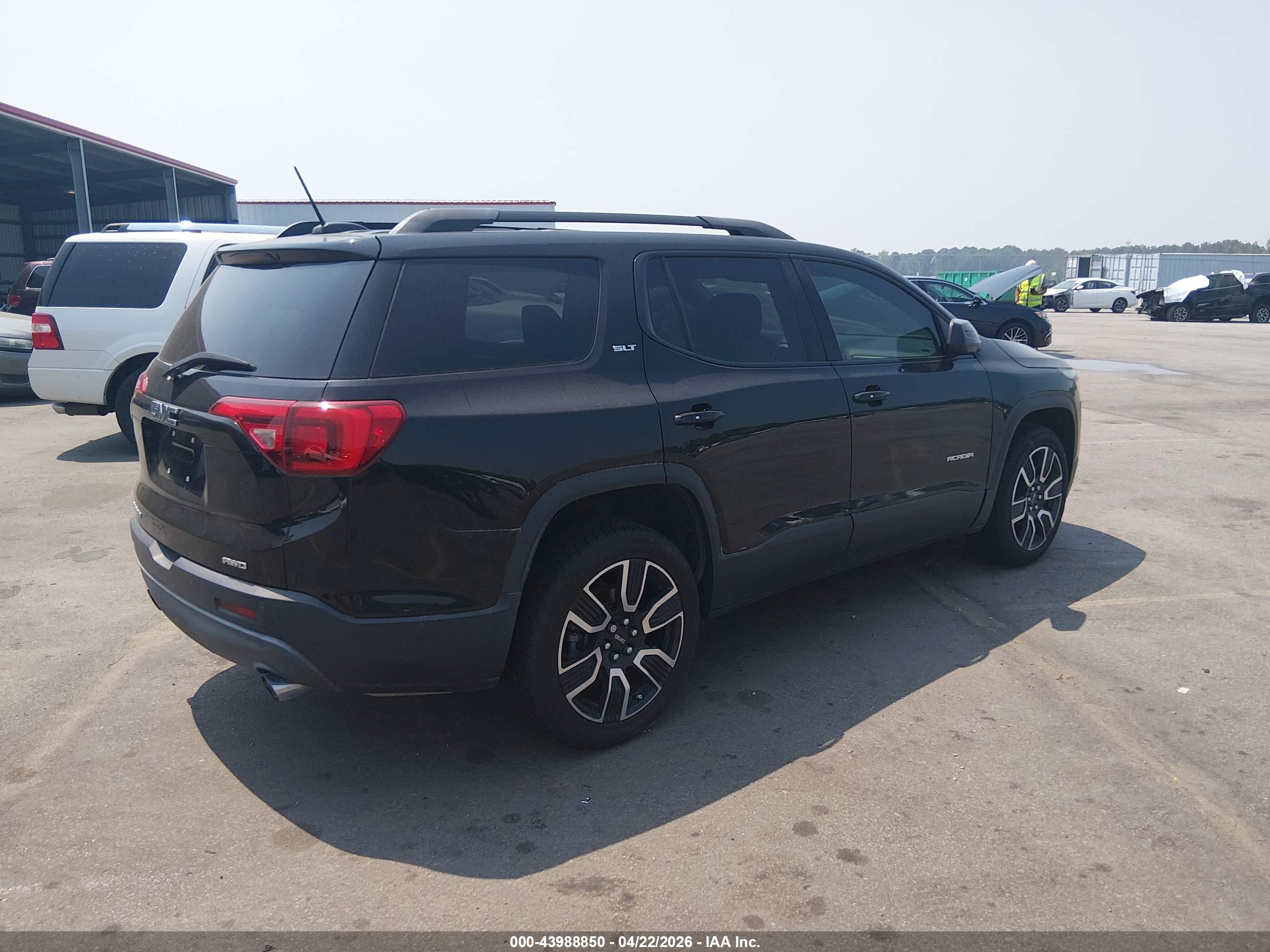 GMC ACADIA image 4