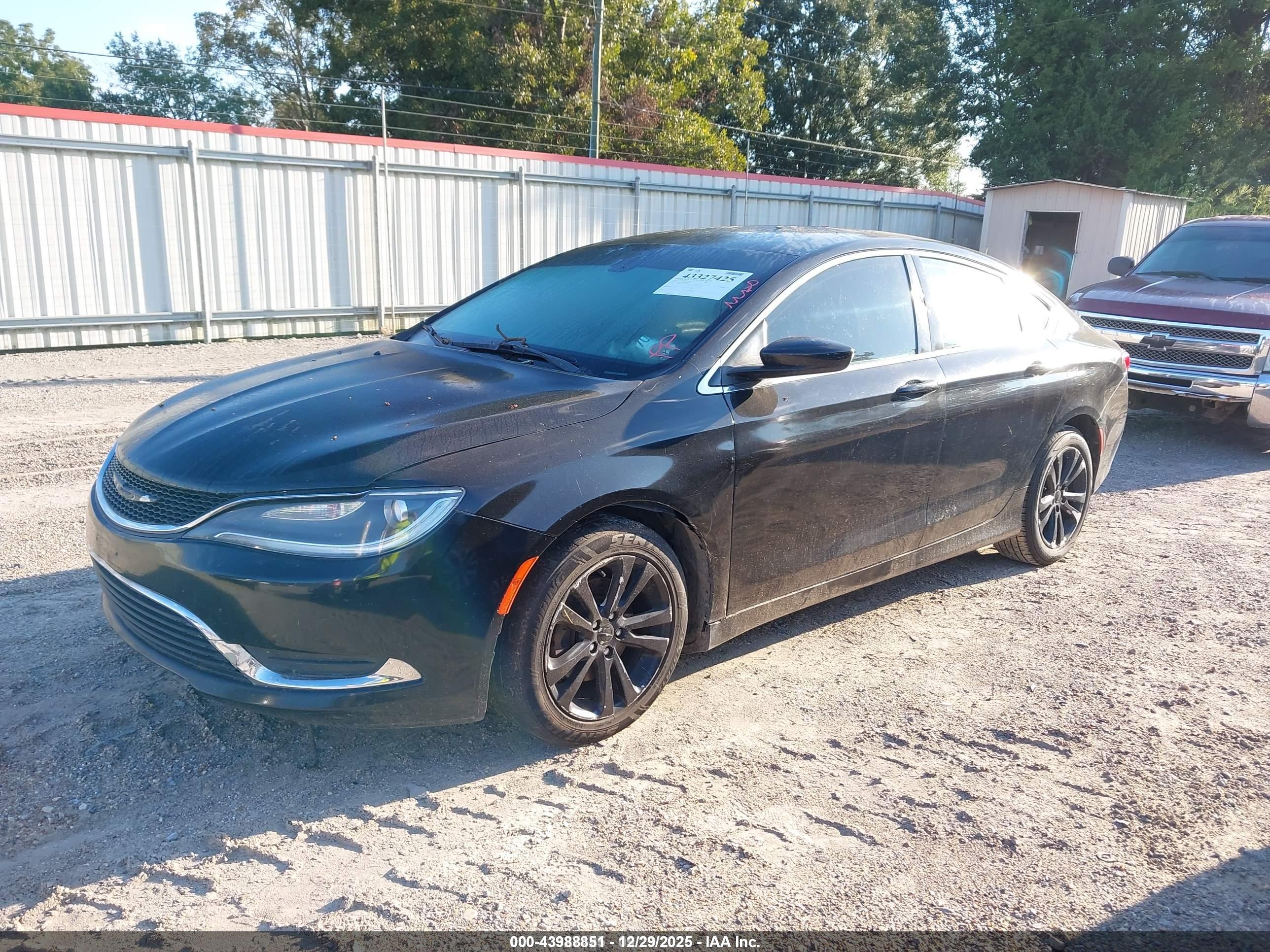 CHRYSLER 200 image 2