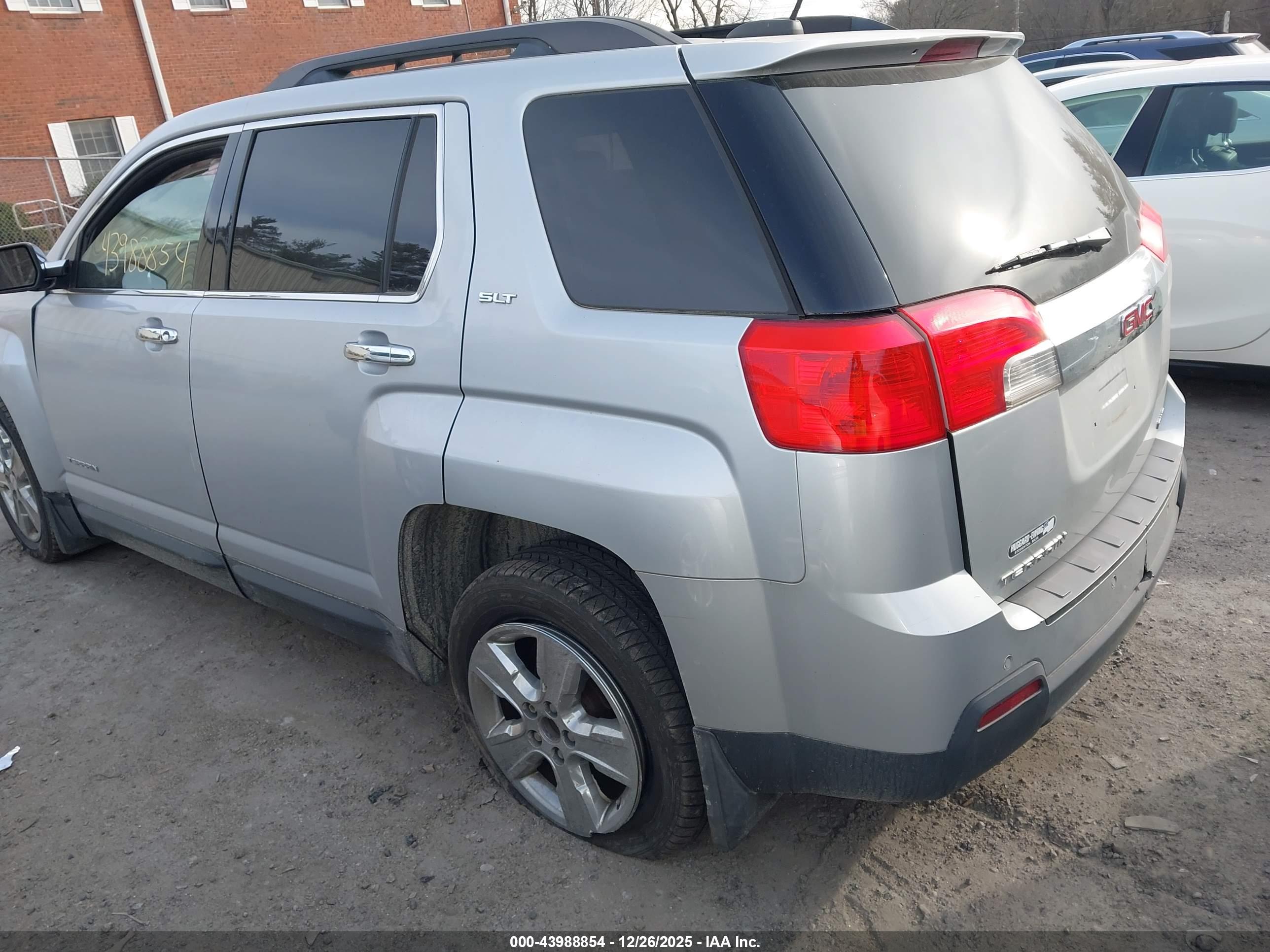 GMC TERRAIN image 3
