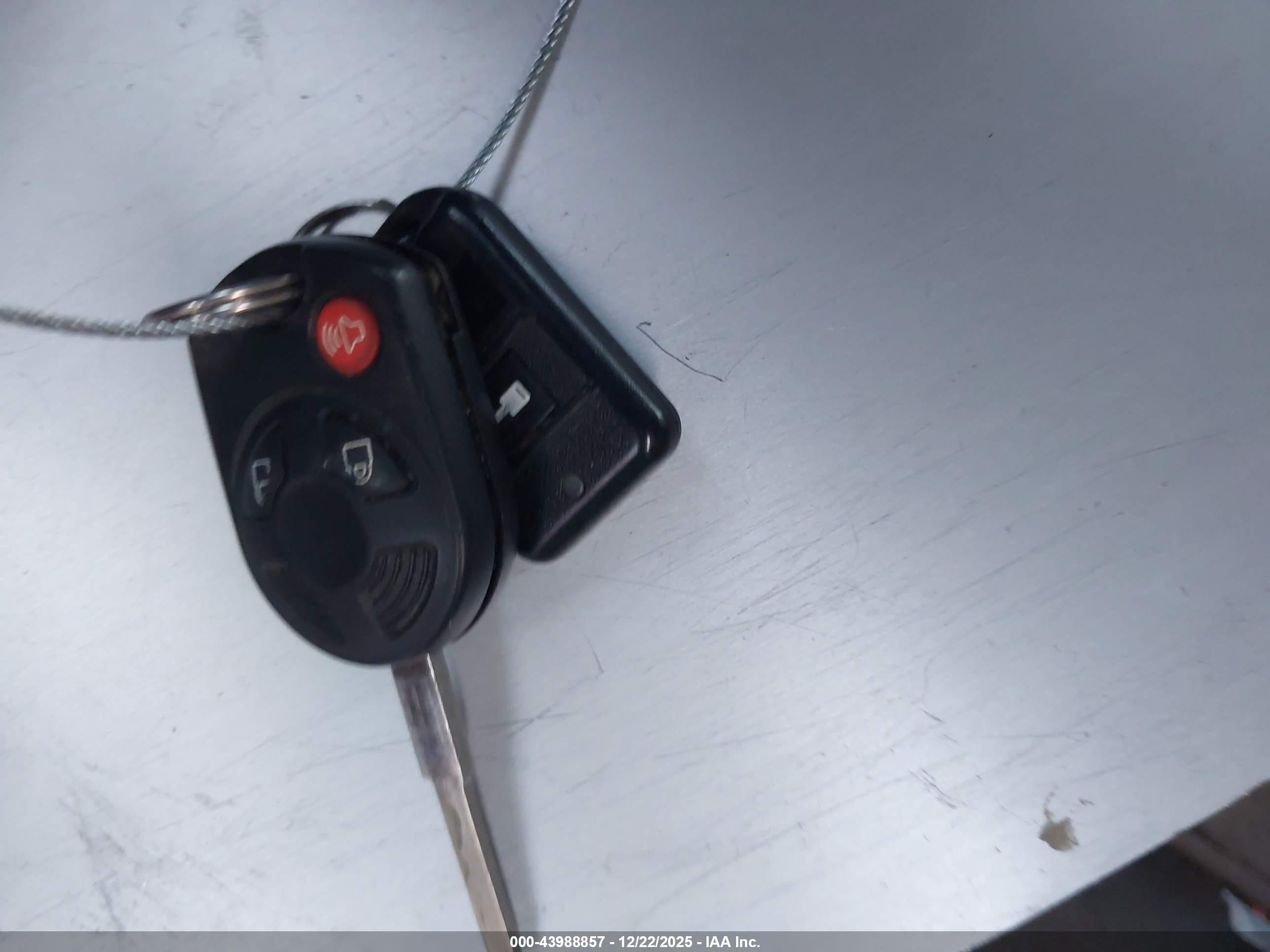 FORD ESCAPE image 11