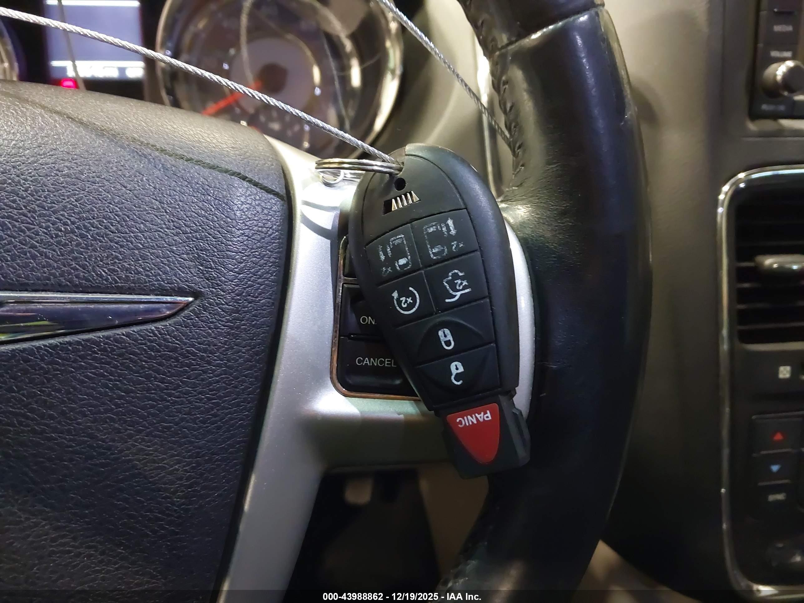 CHRYSLER TOWN image 11