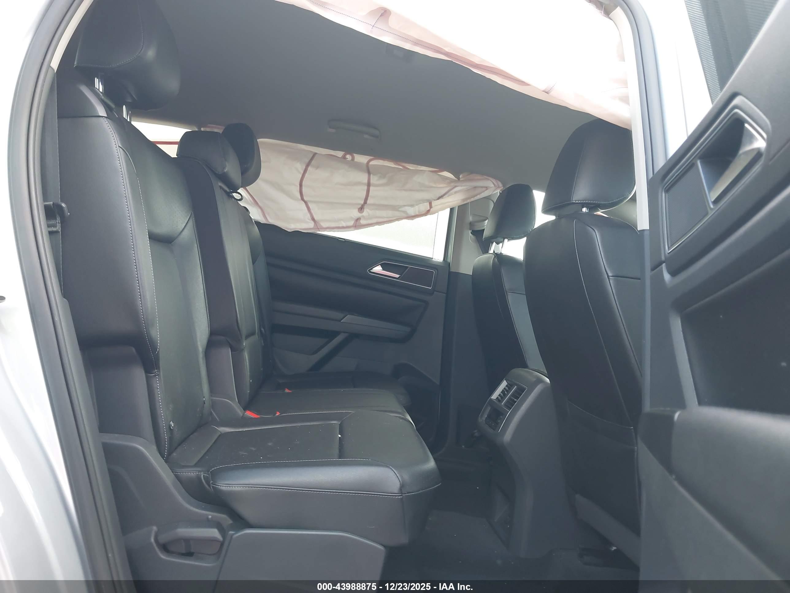 VOLKSWAGEN ATLAS image 8