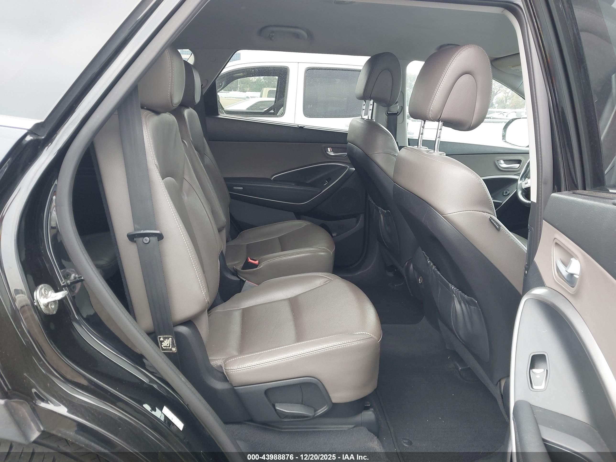 HYUNDAI SANTA image 8