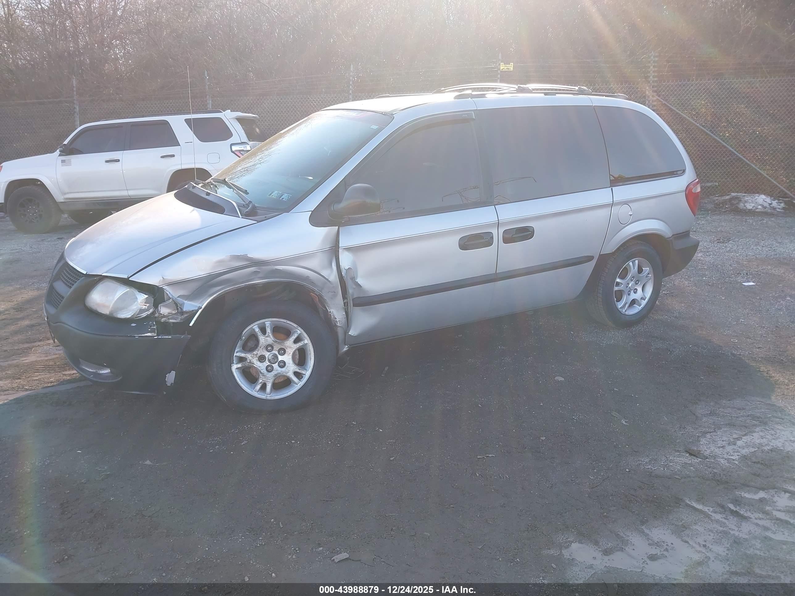 DODGE CARAVAN image 2