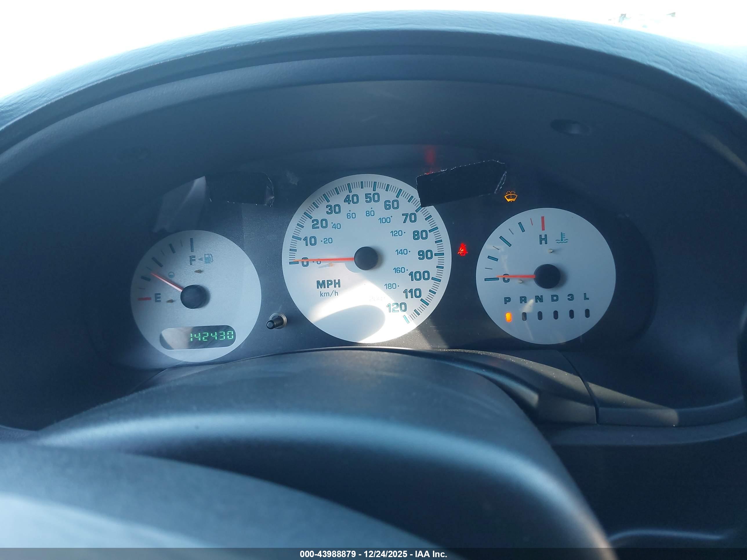 DODGE CARAVAN image 7