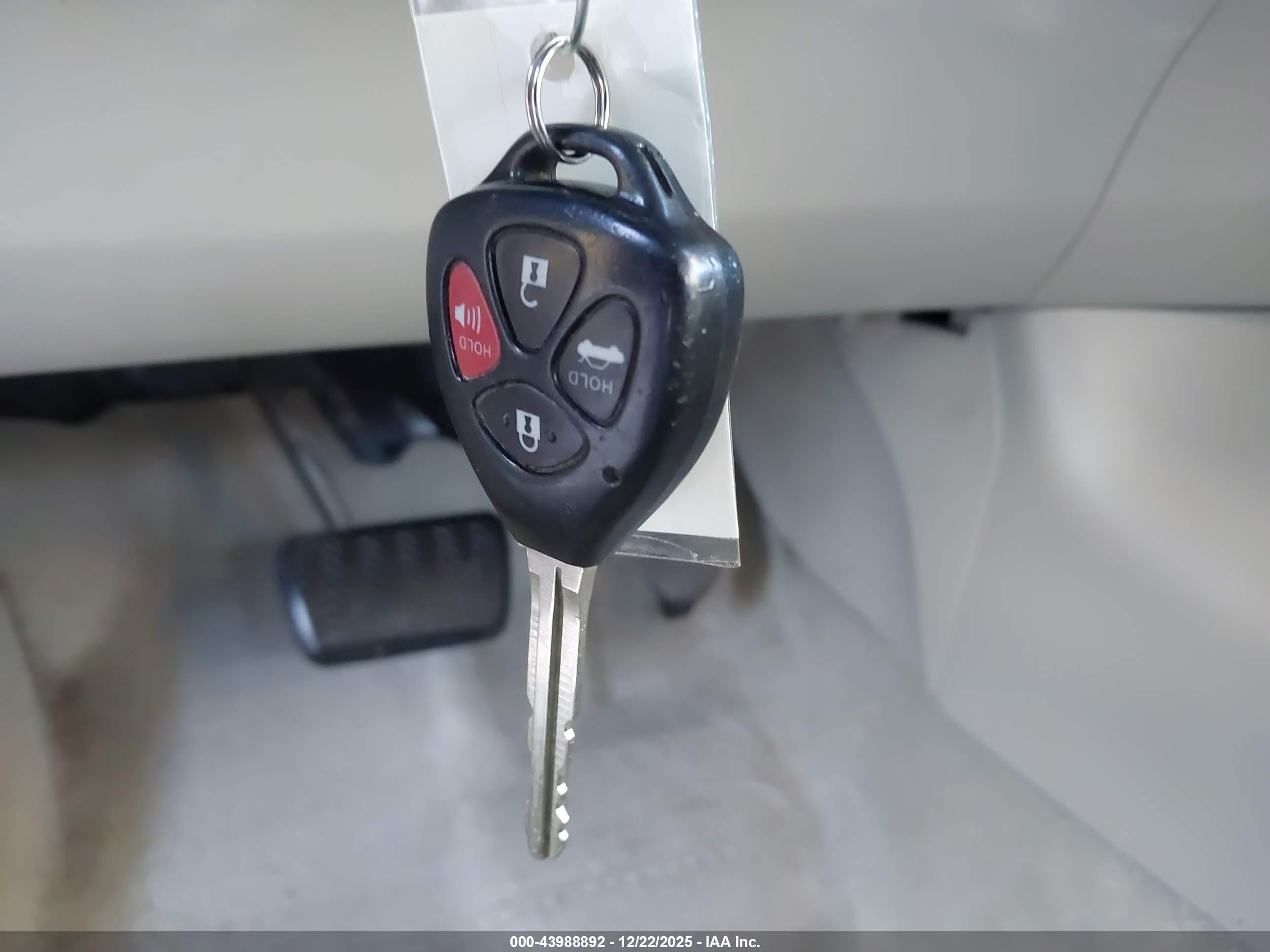 TOYOTA COROLLA image 11
