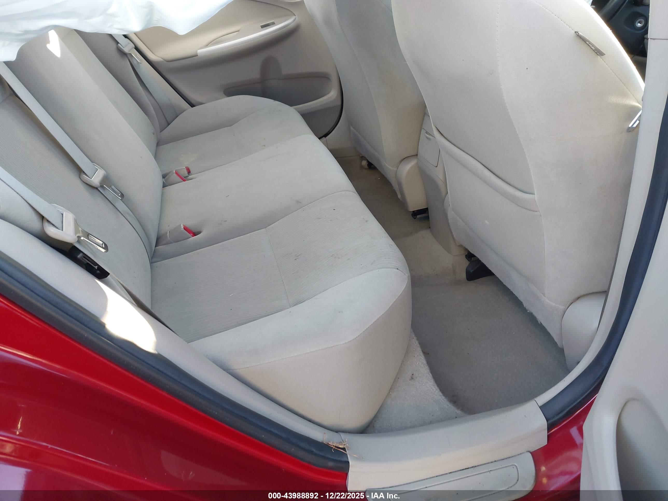 TOYOTA COROLLA image 8