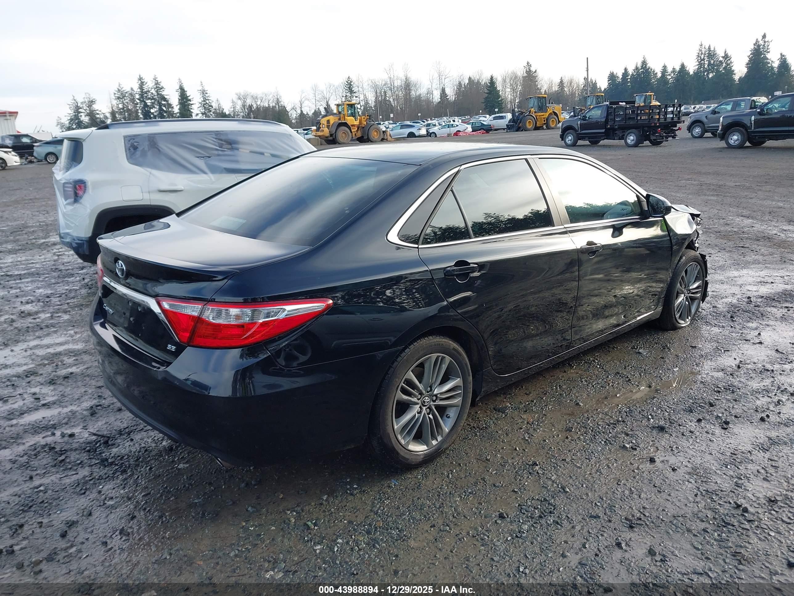 TOYOTA CAMRY image 4