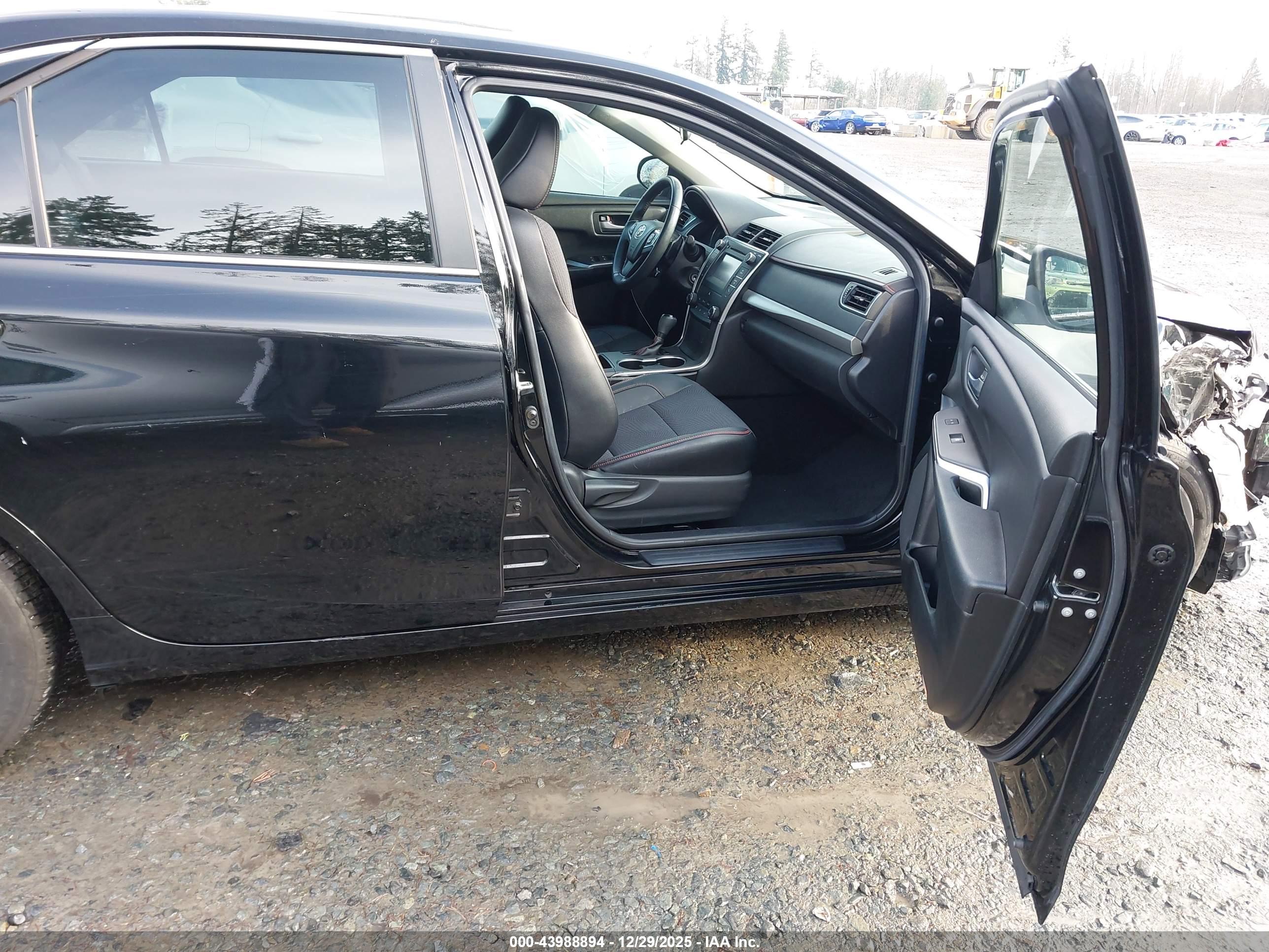 TOYOTA CAMRY image 5