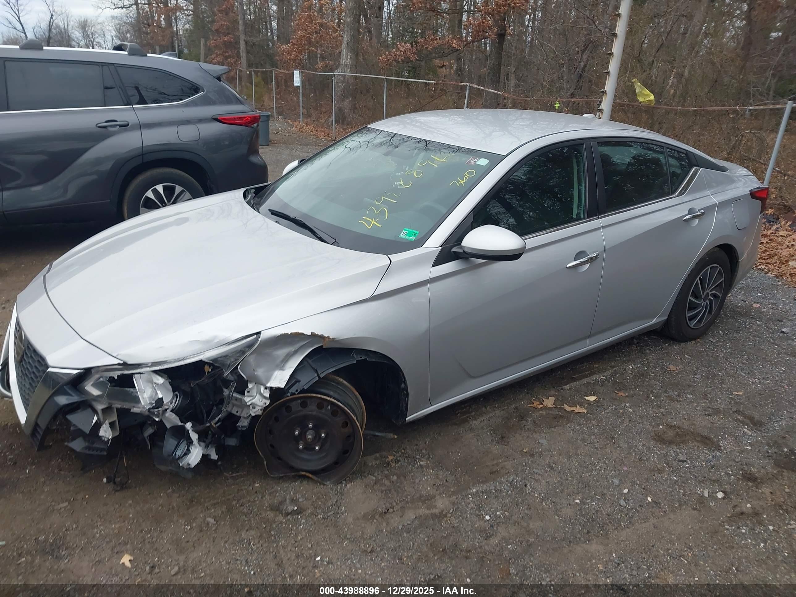 NISSAN ALTIMA image 2
