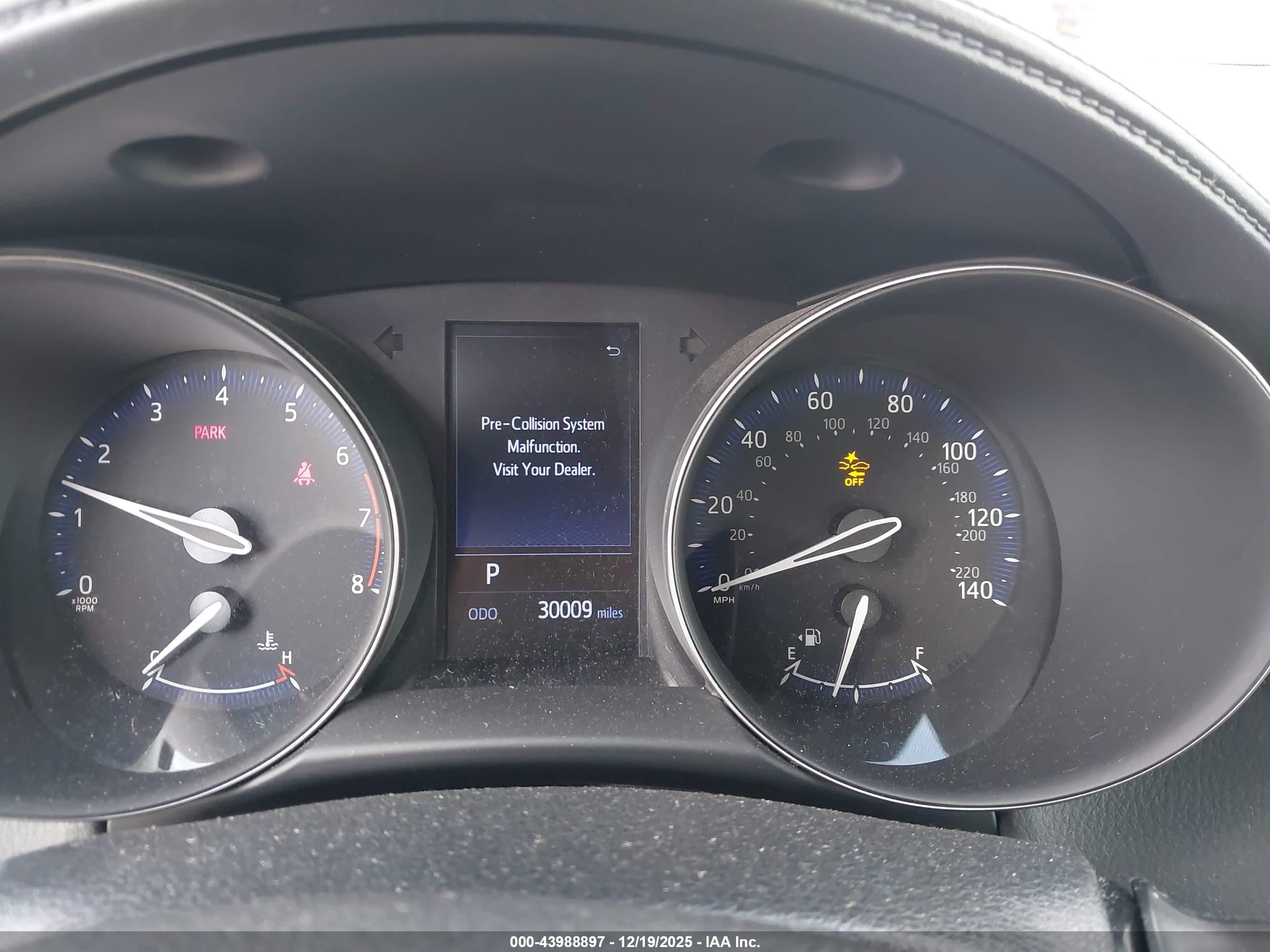 TOYOTA C-HR image 7