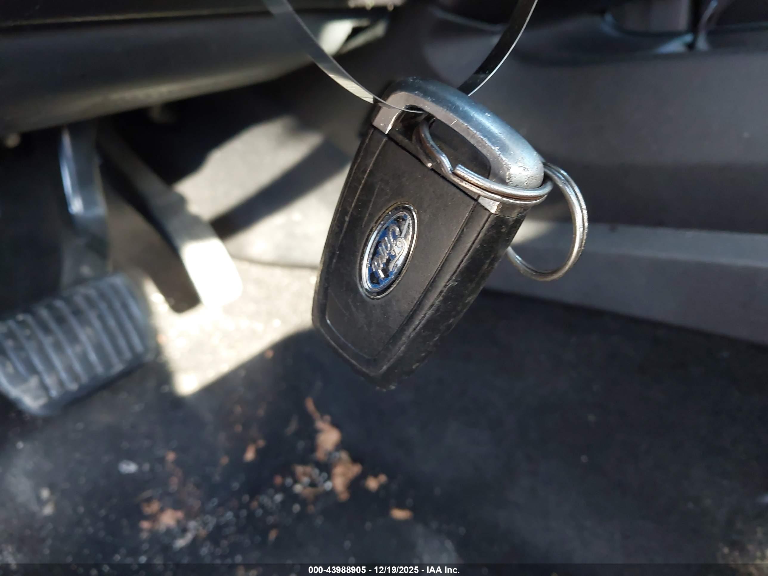 FORD FUSION image 11