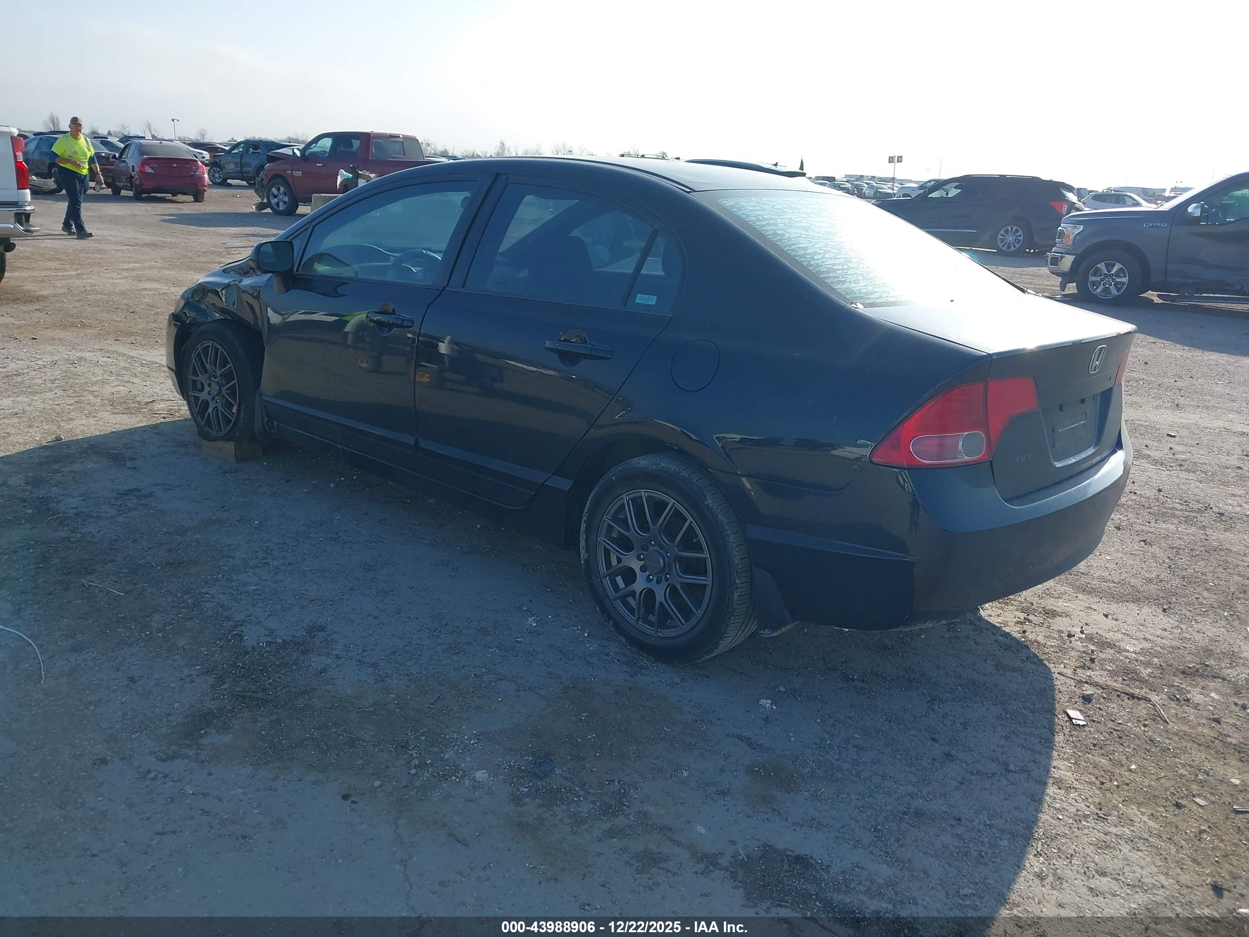 HONDA CIVIC image 3