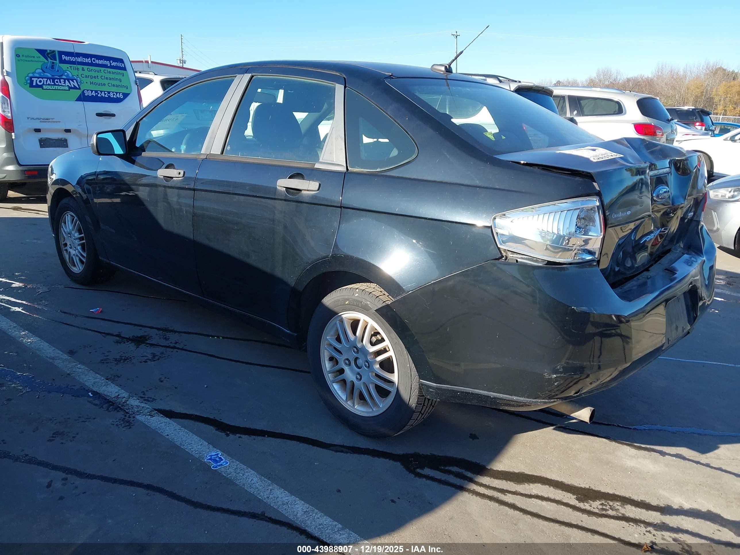 FORD FOCUS image 3