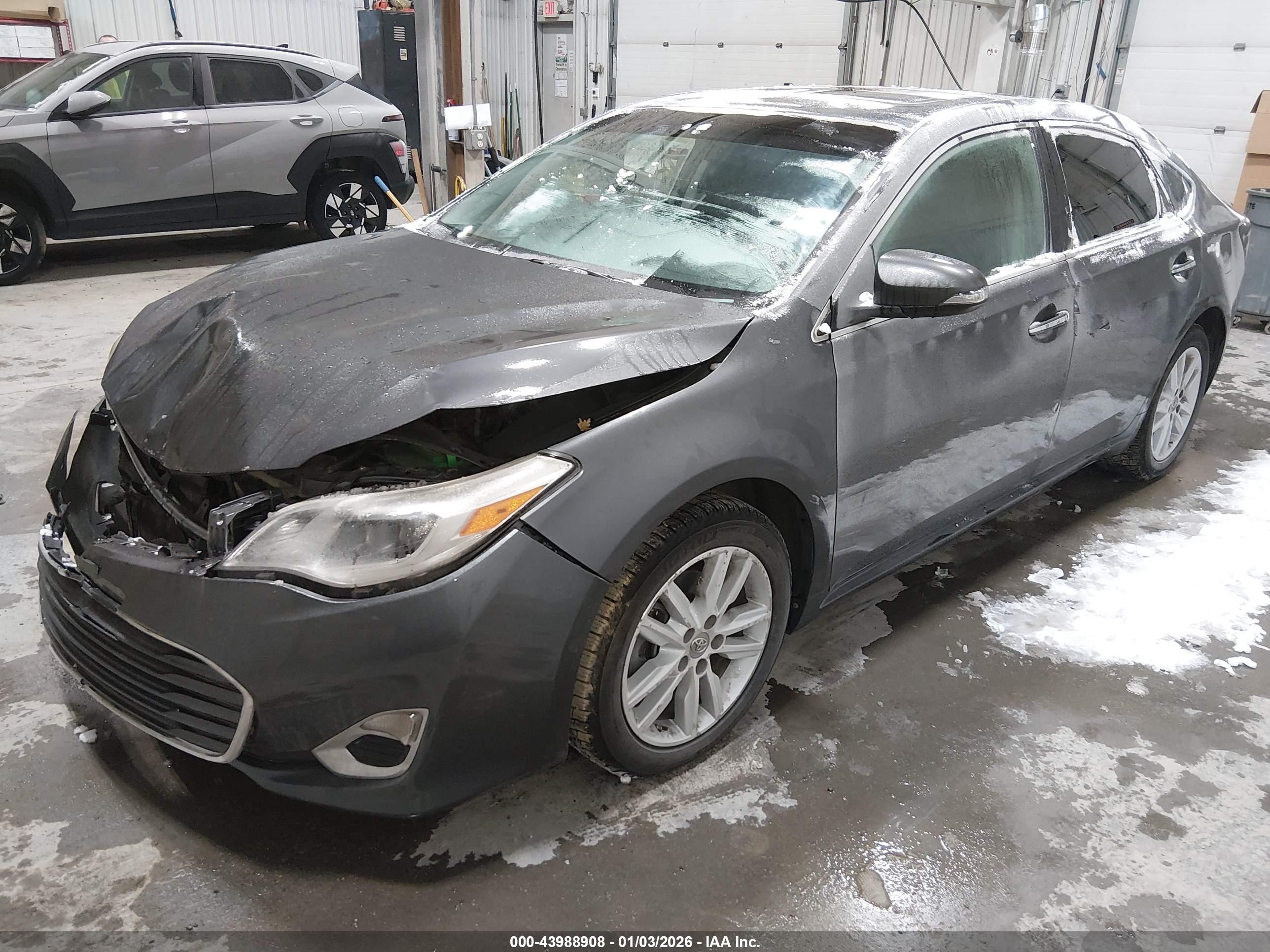 TOYOTA AVALON image 2