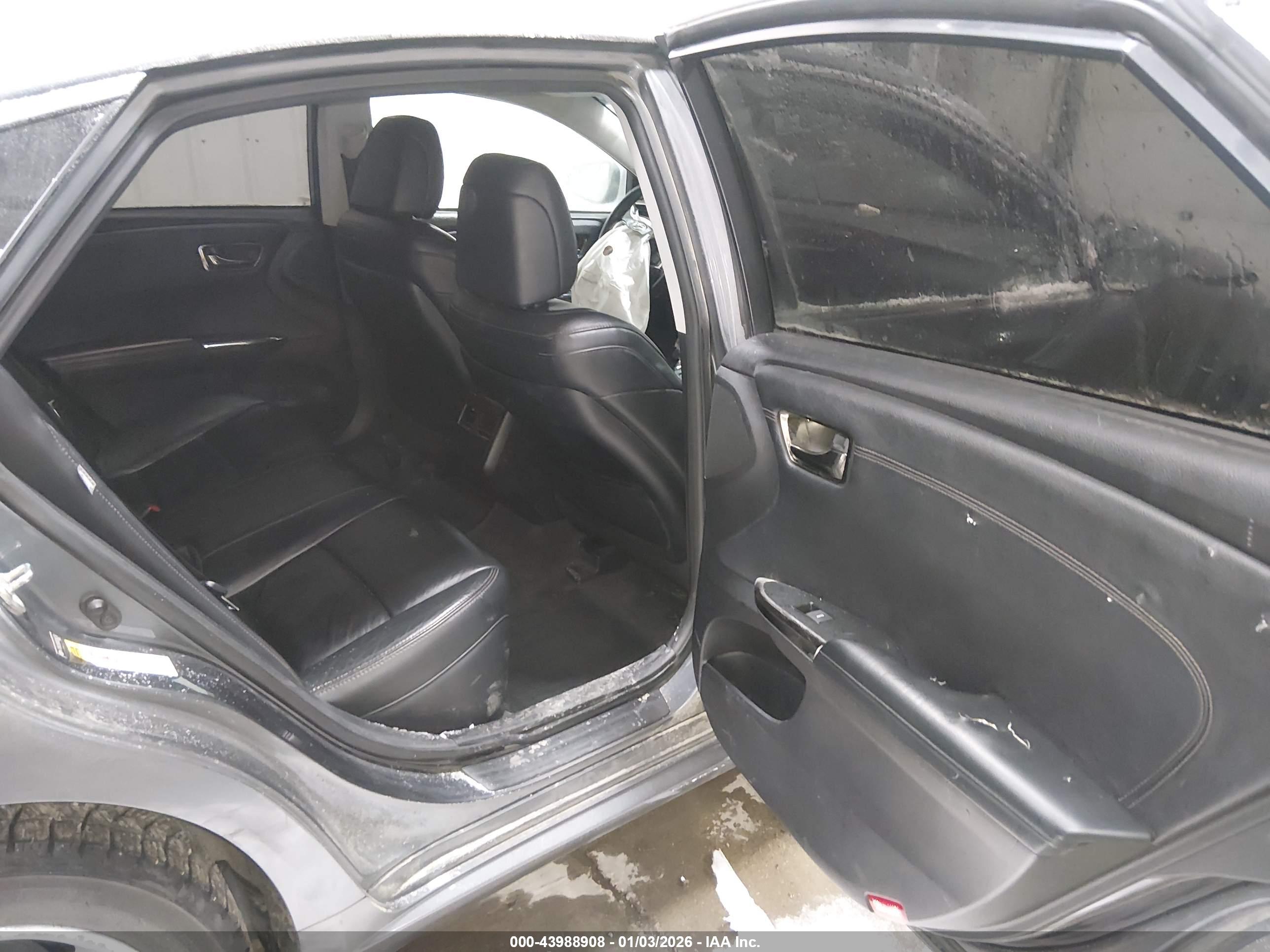 TOYOTA AVALON image 8