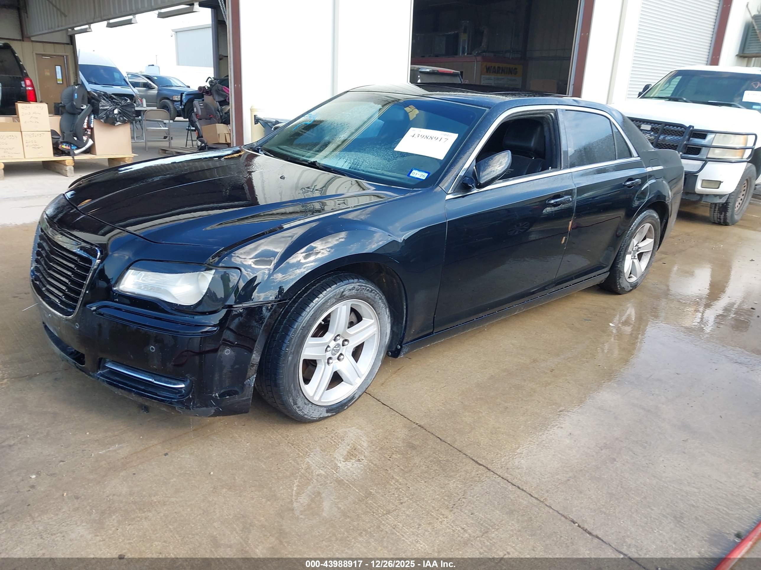 CHRYSLER 300 image 2
