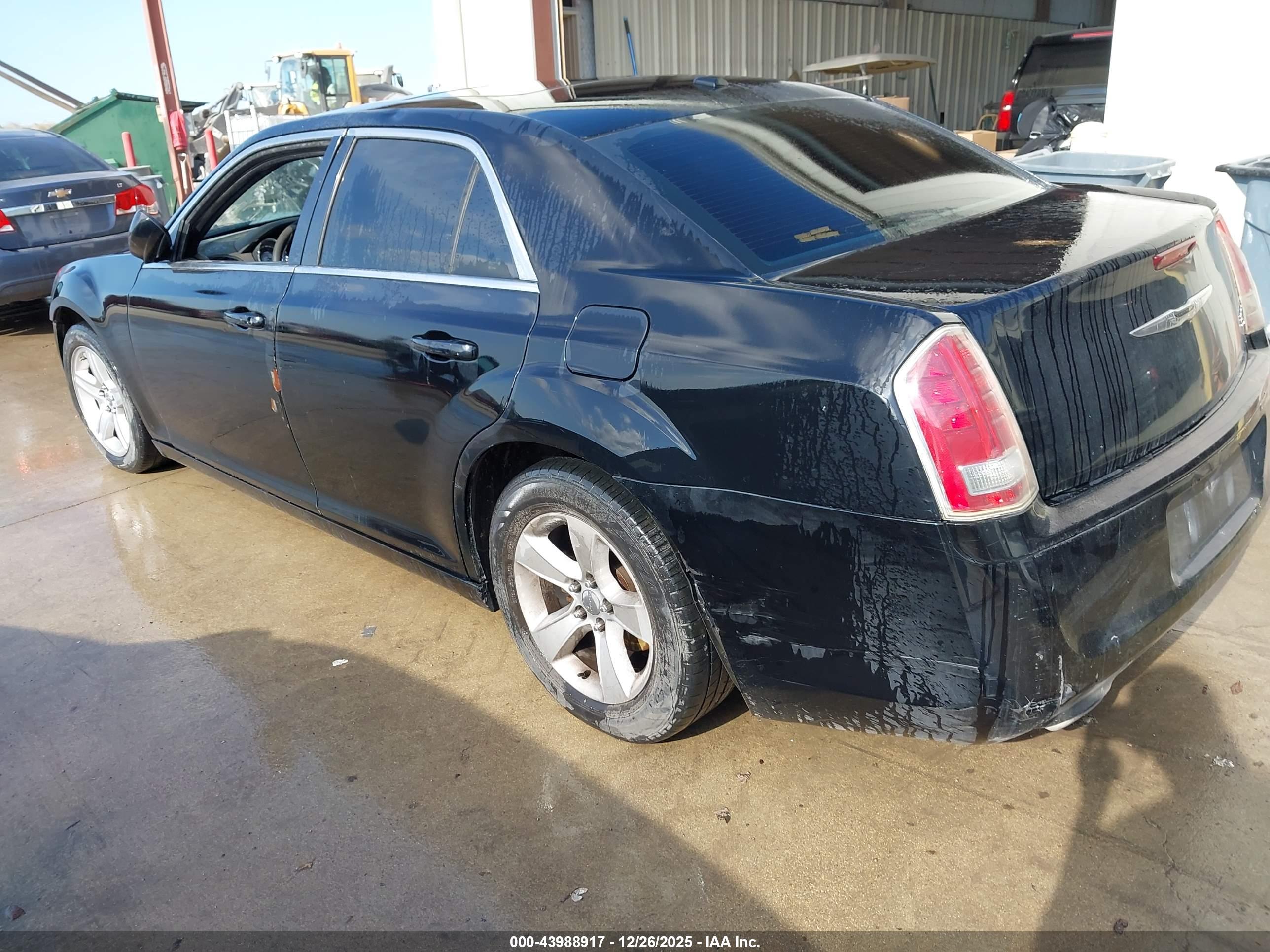 CHRYSLER 300 image 3