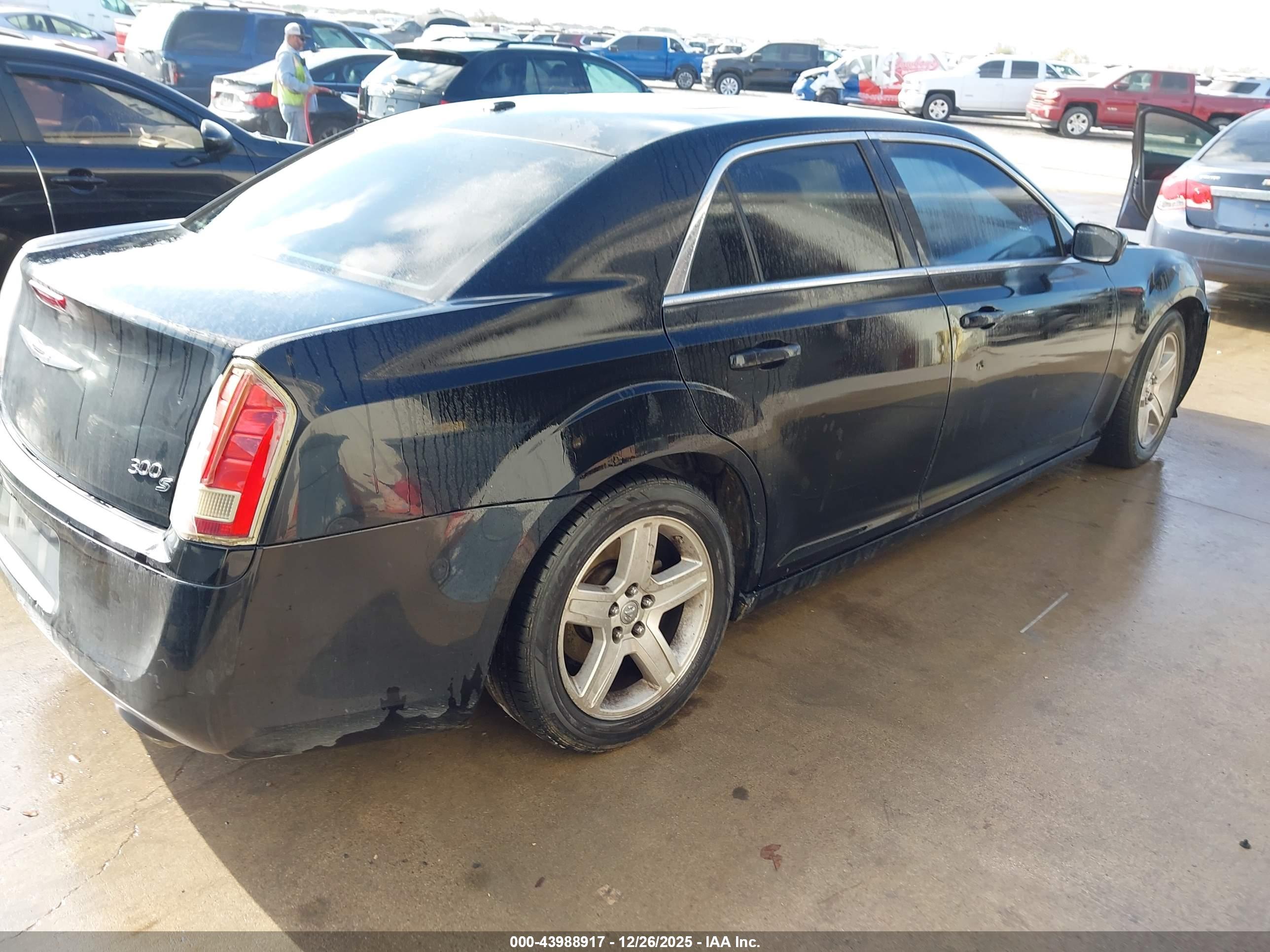 CHRYSLER 300 image 4