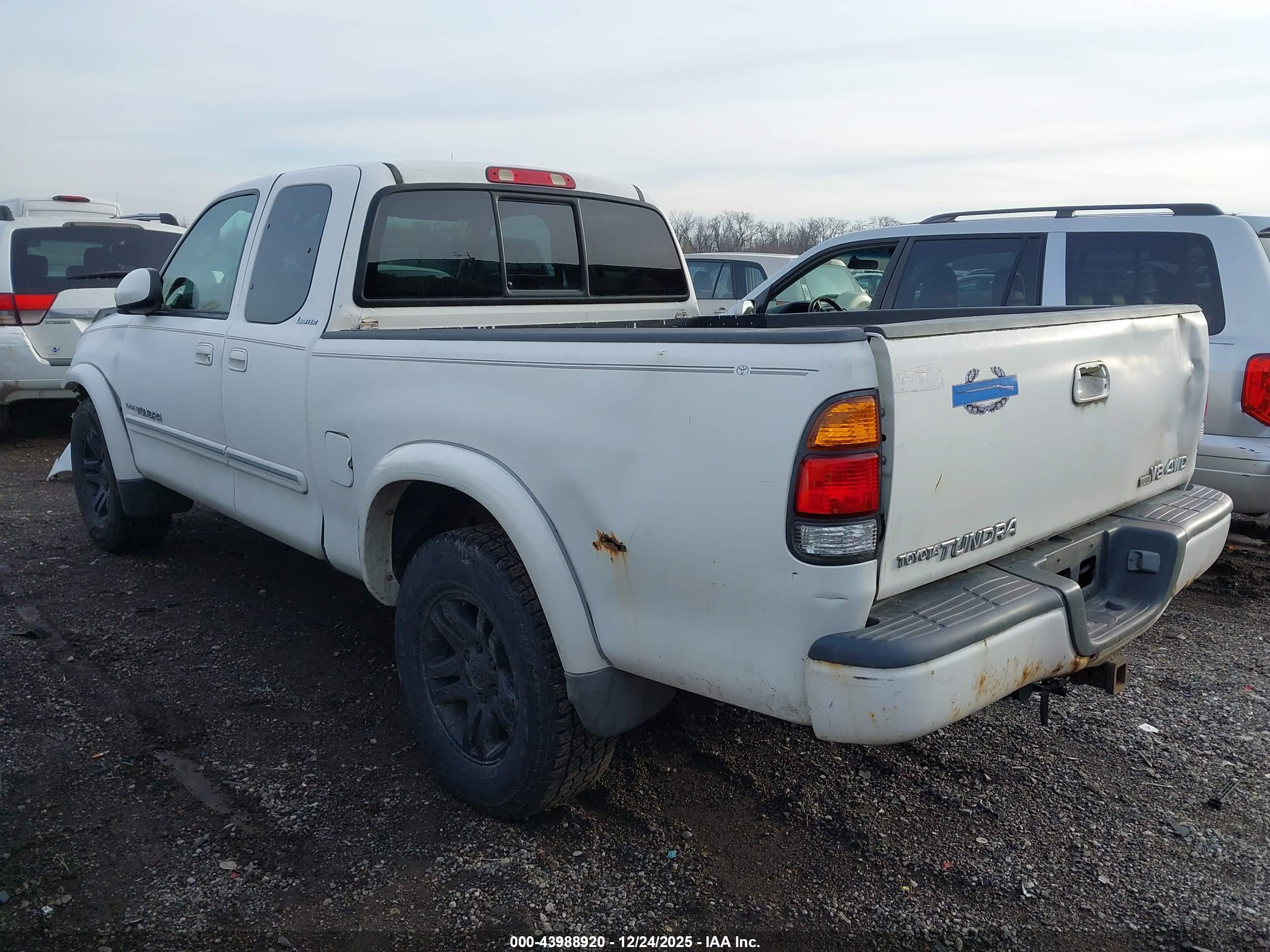 TOYOTA TUNDRA image 3