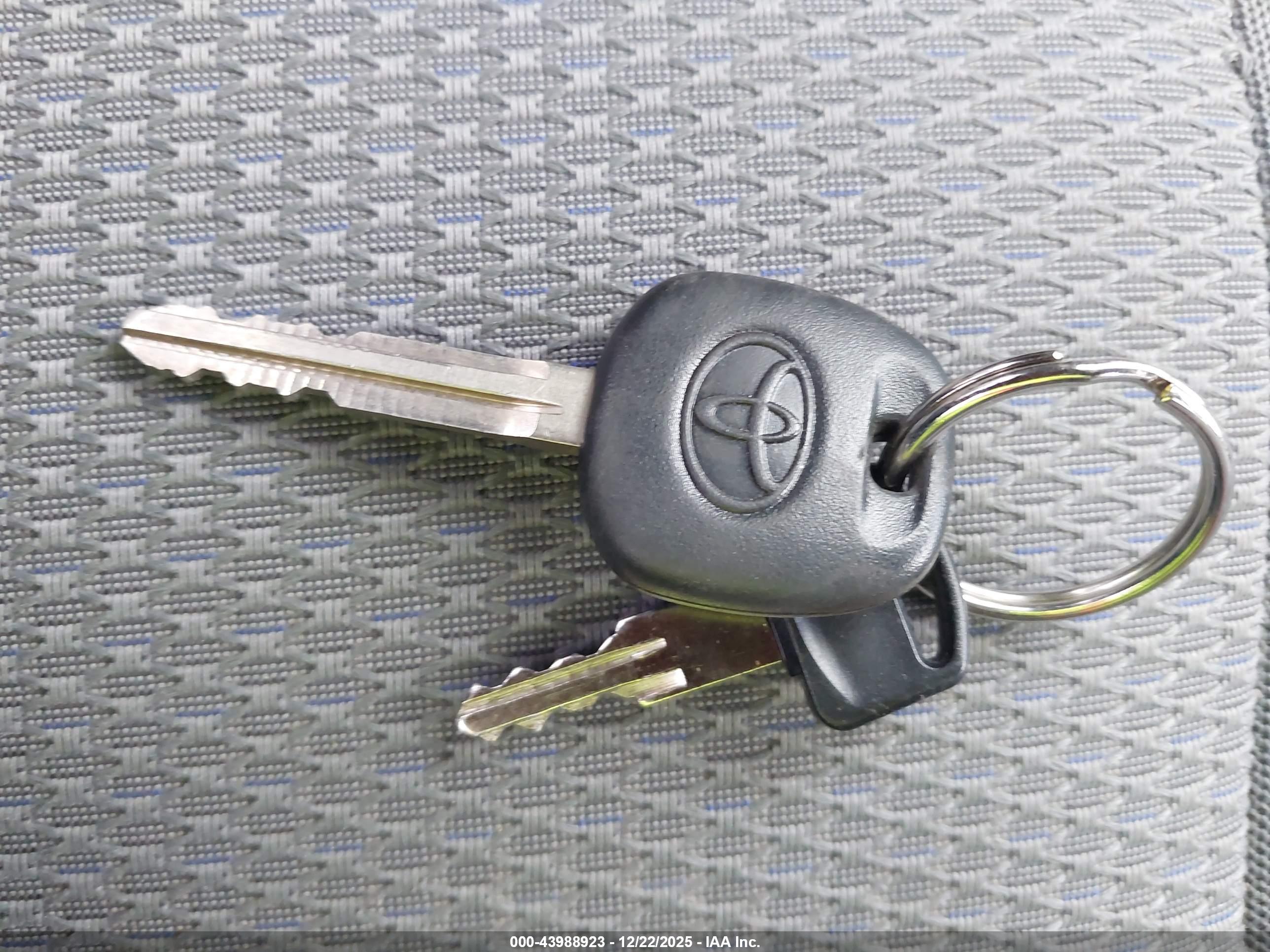 TOYOTA TACOMA image 11