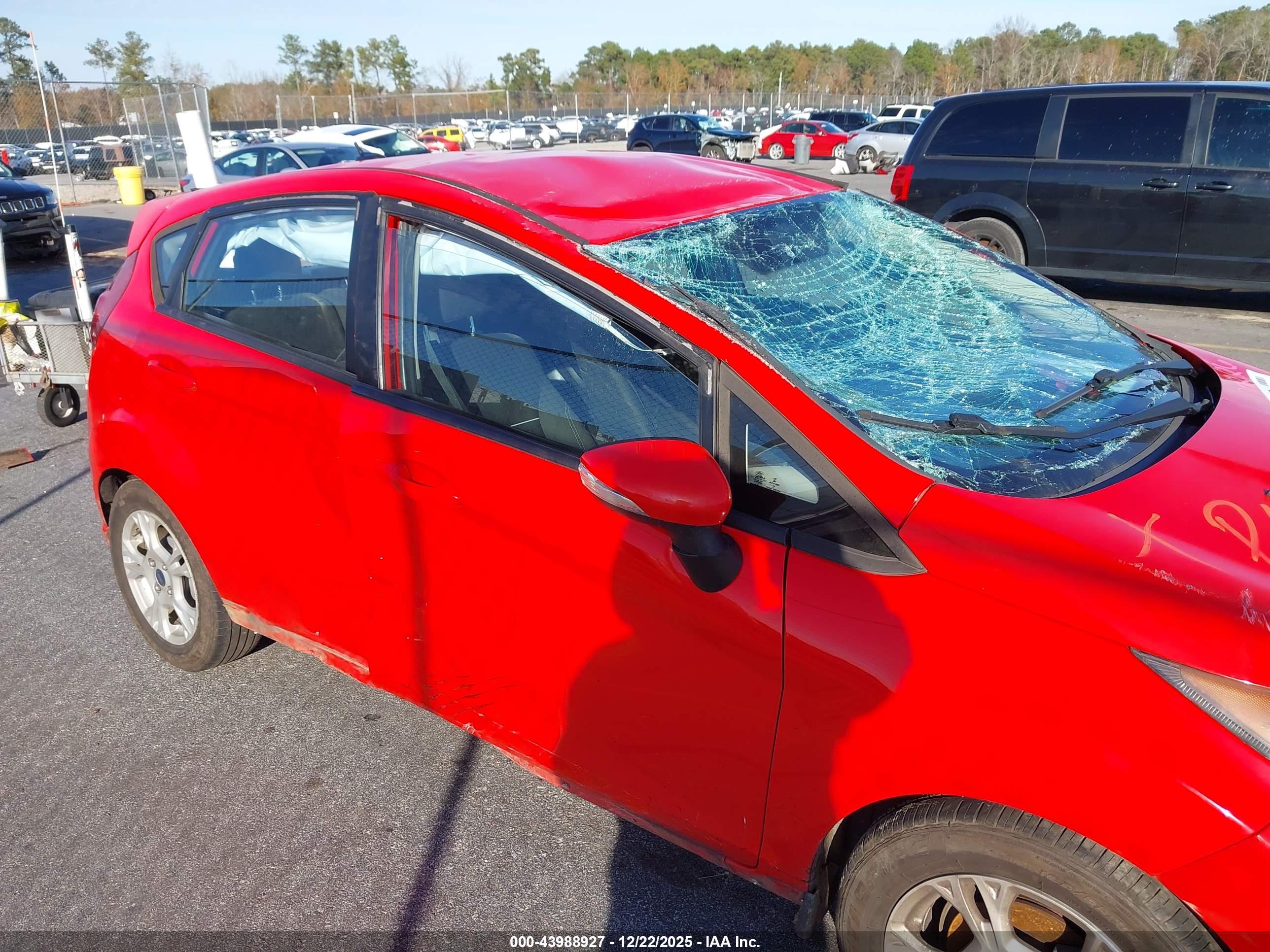 FORD FIESTA image 6