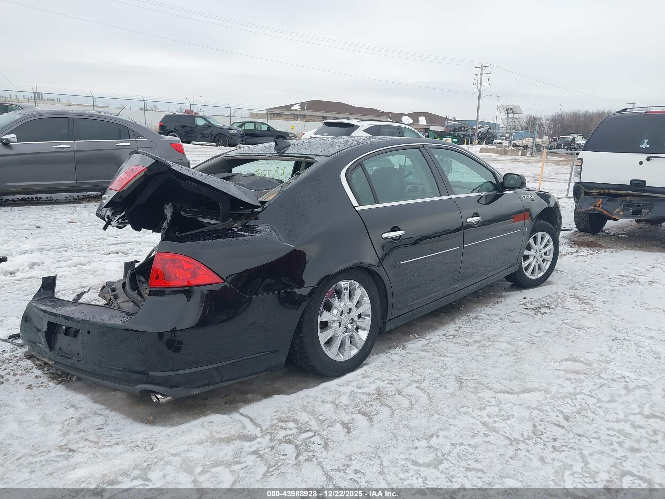 BUICK LUCERNE image 4