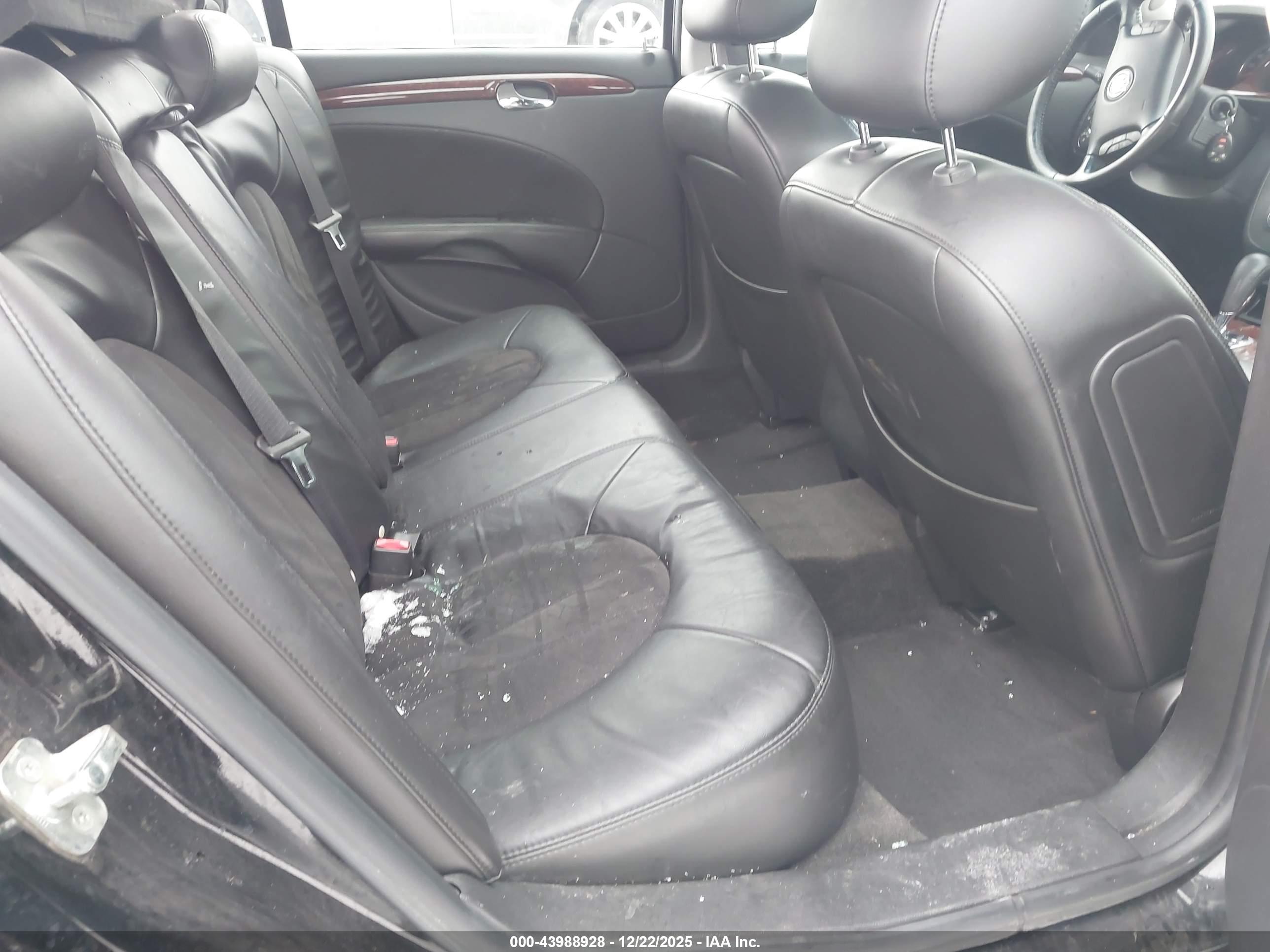 BUICK LUCERNE image 8