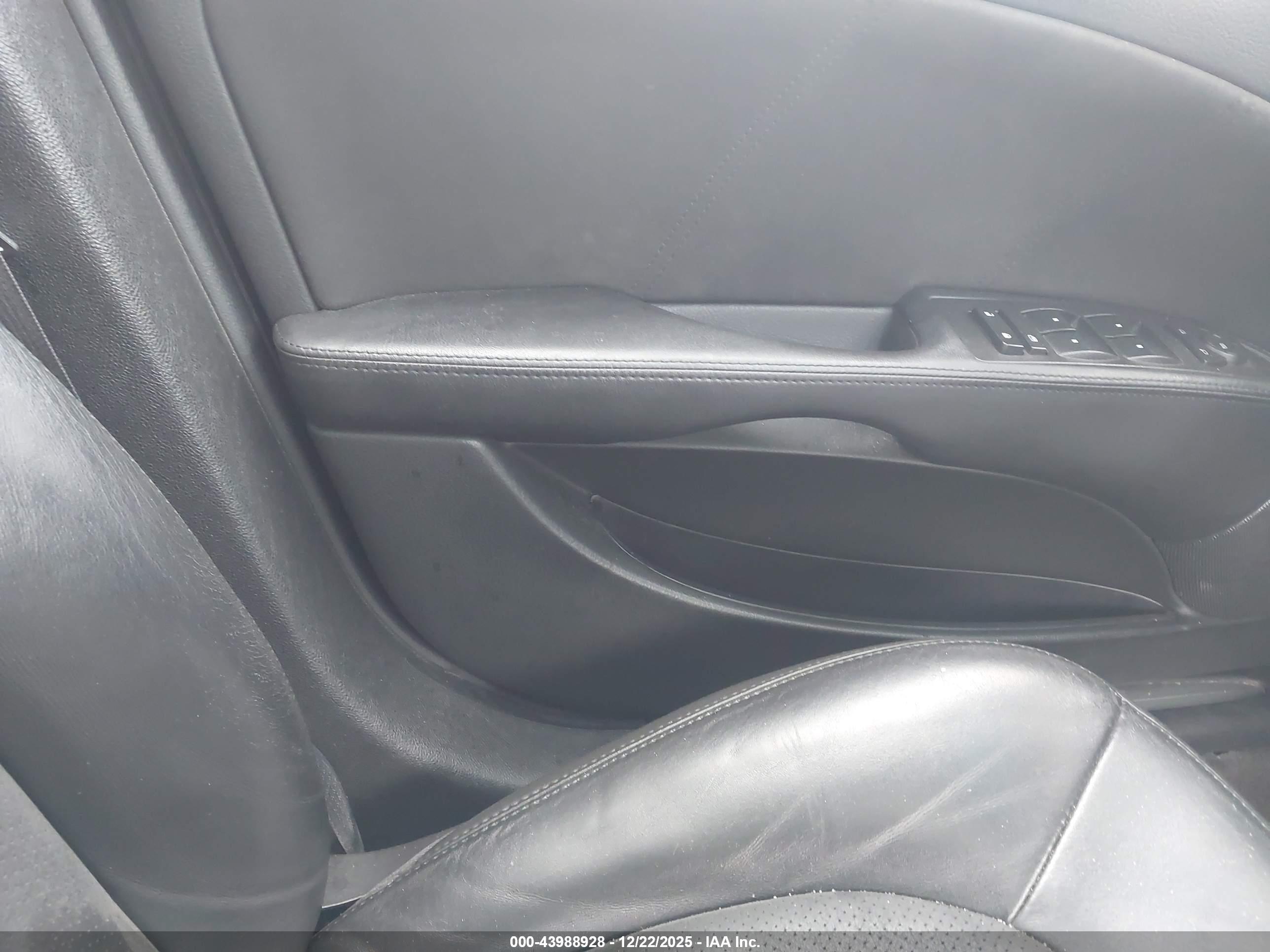 BUICK LUCERNE image 9
