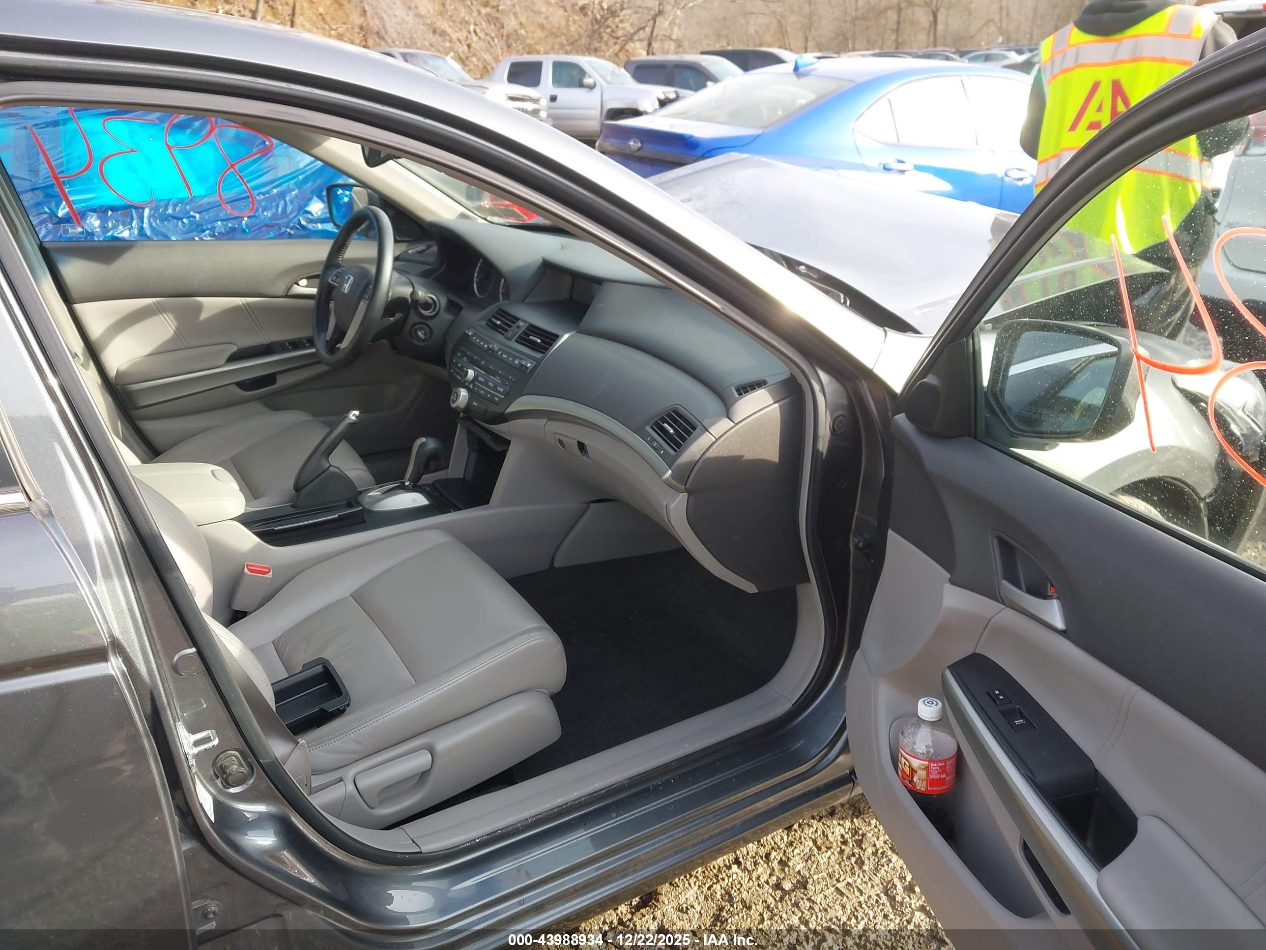 HONDA ACCORD image 5