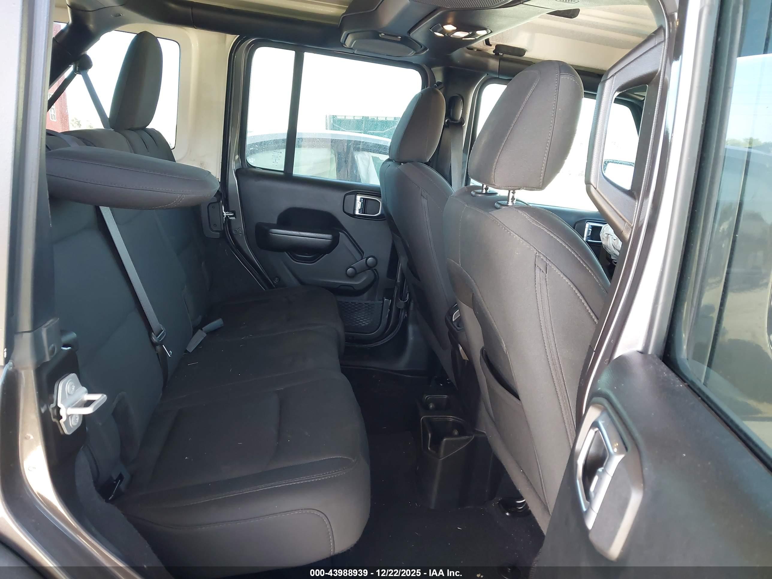 JEEP WRANGLER image 8