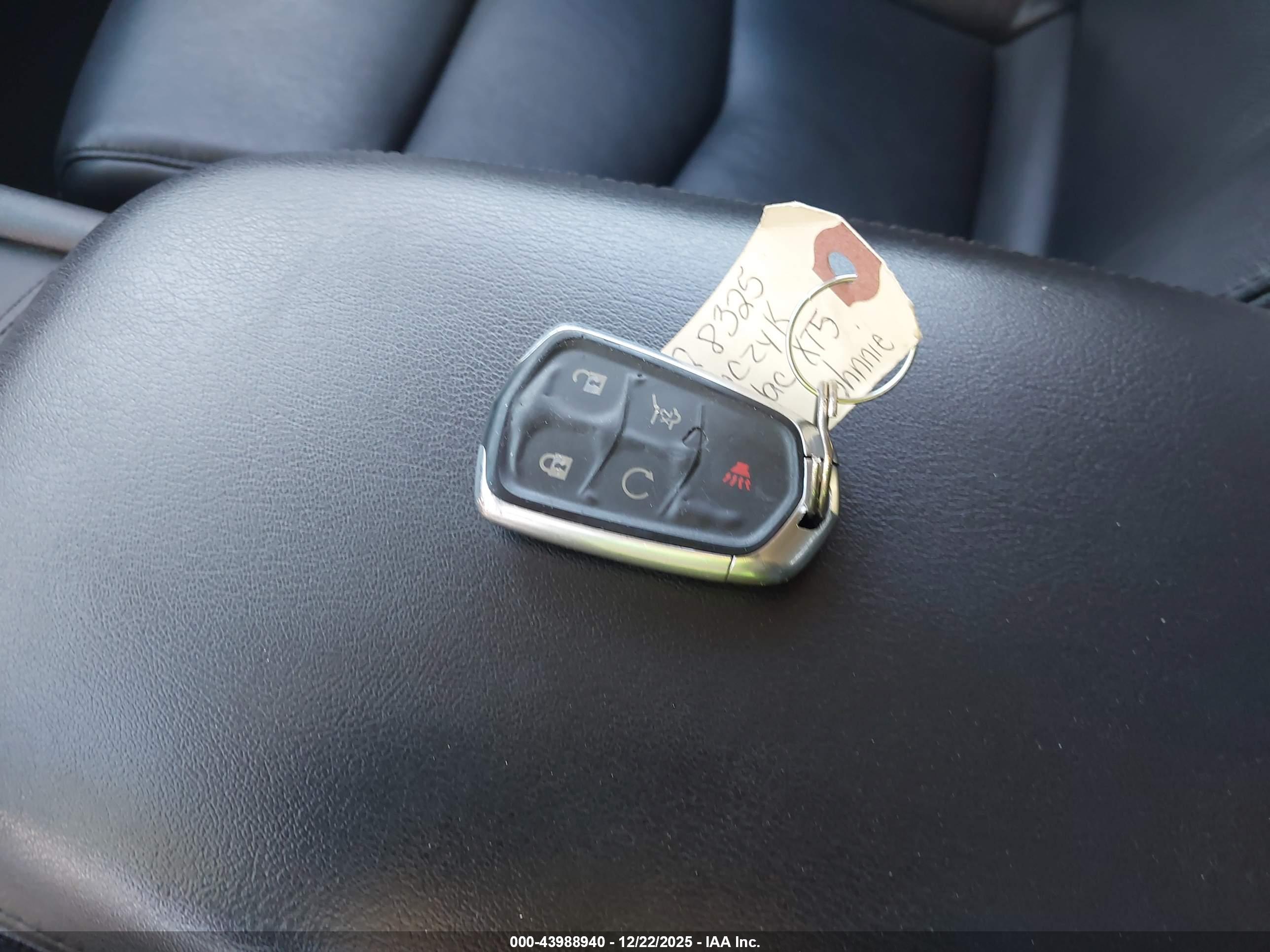 CADILLAC XT5 image 11