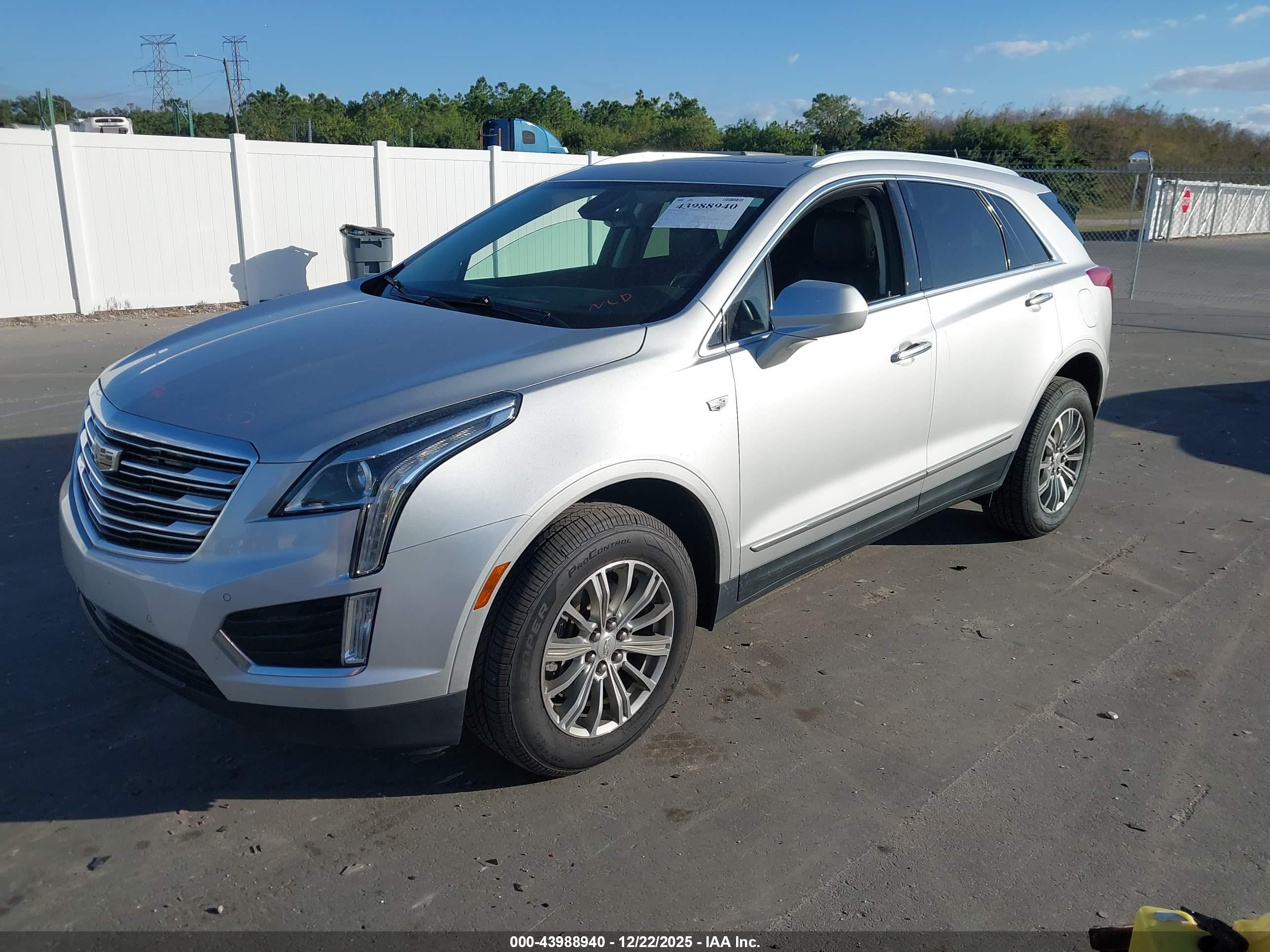 CADILLAC XT5 image 2