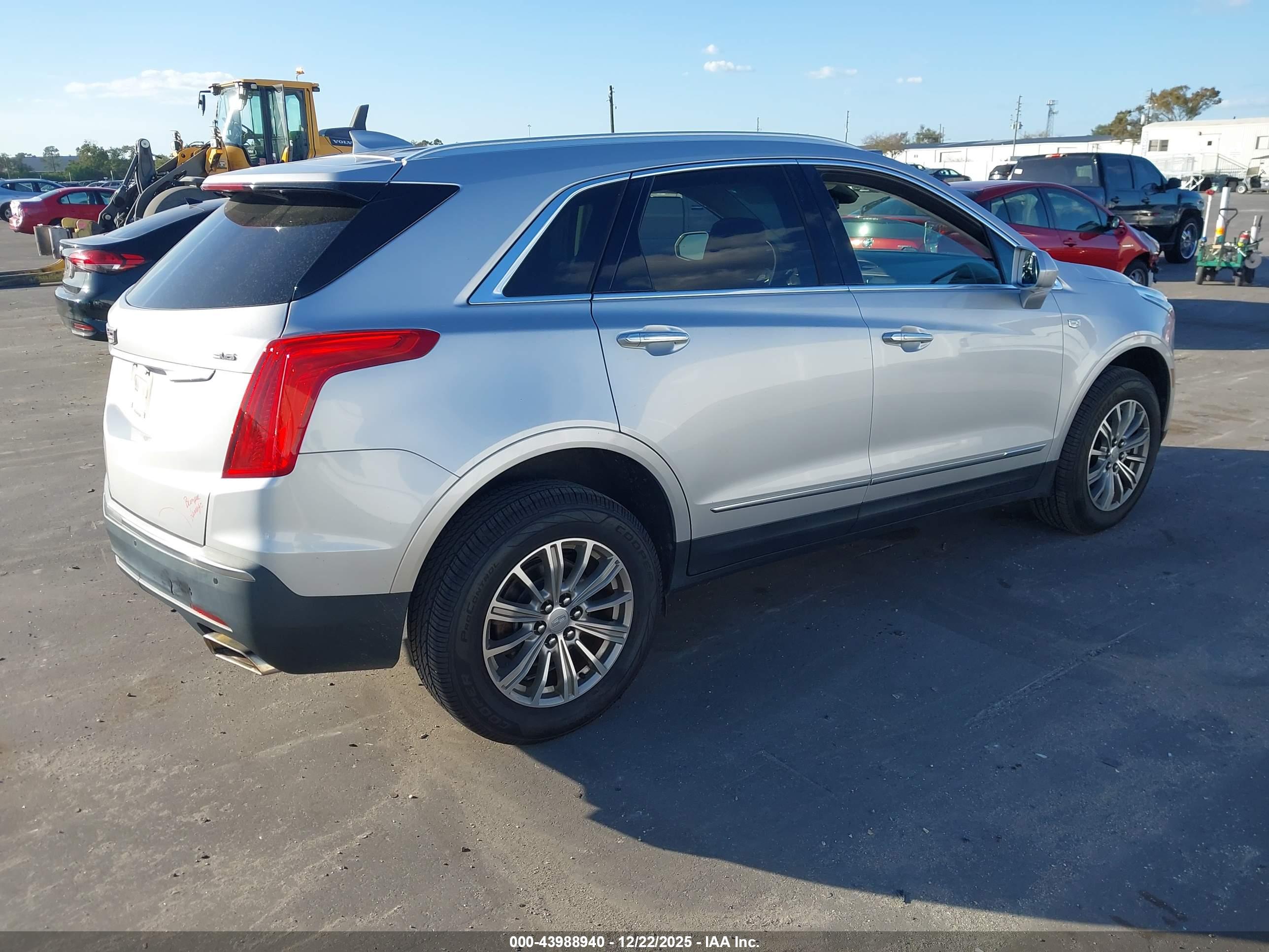 CADILLAC XT5 image 4
