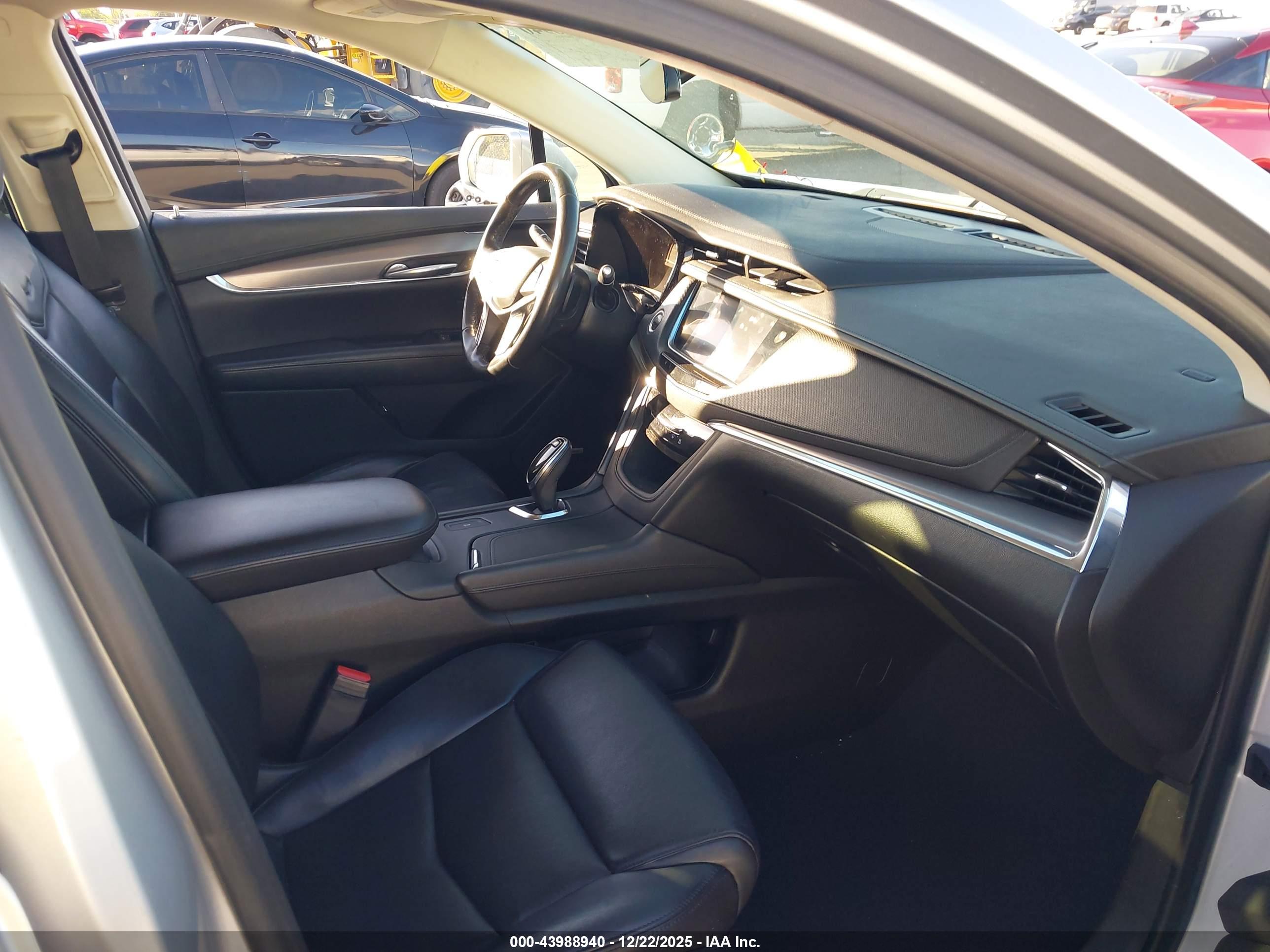 CADILLAC XT5 image 5