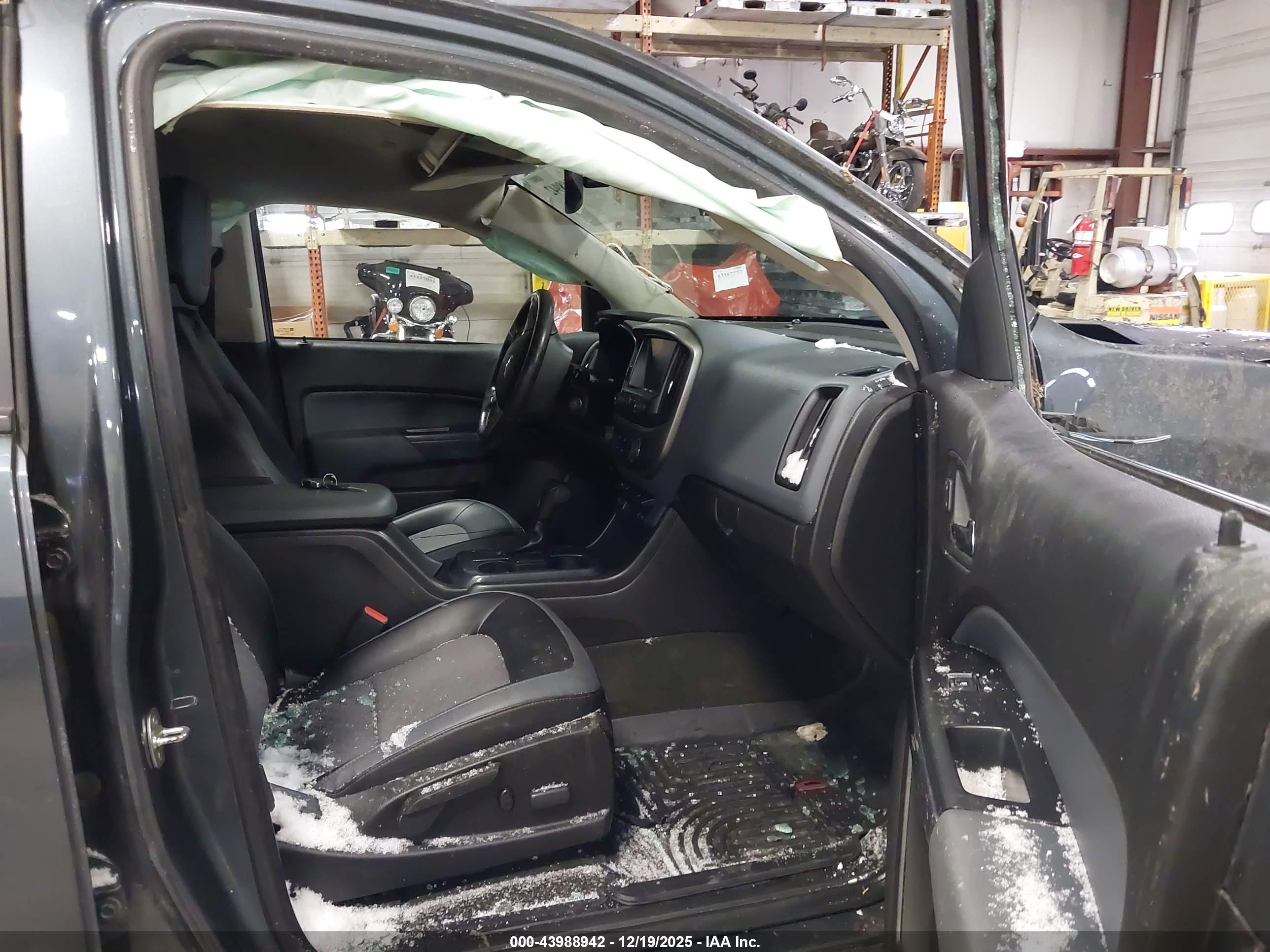 CHEVROLET COLORADO image 5