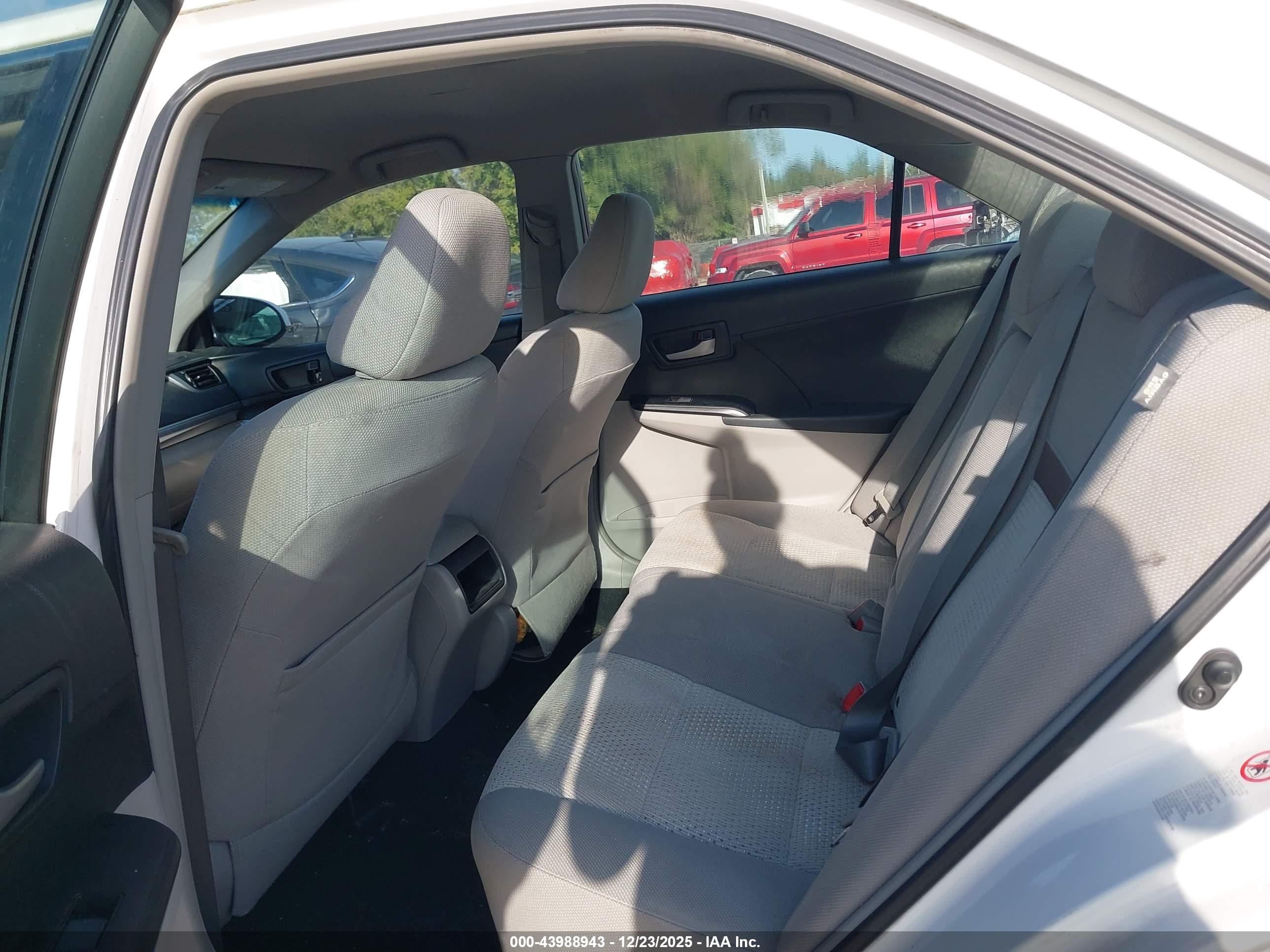 TOYOTA CAMRY image 8