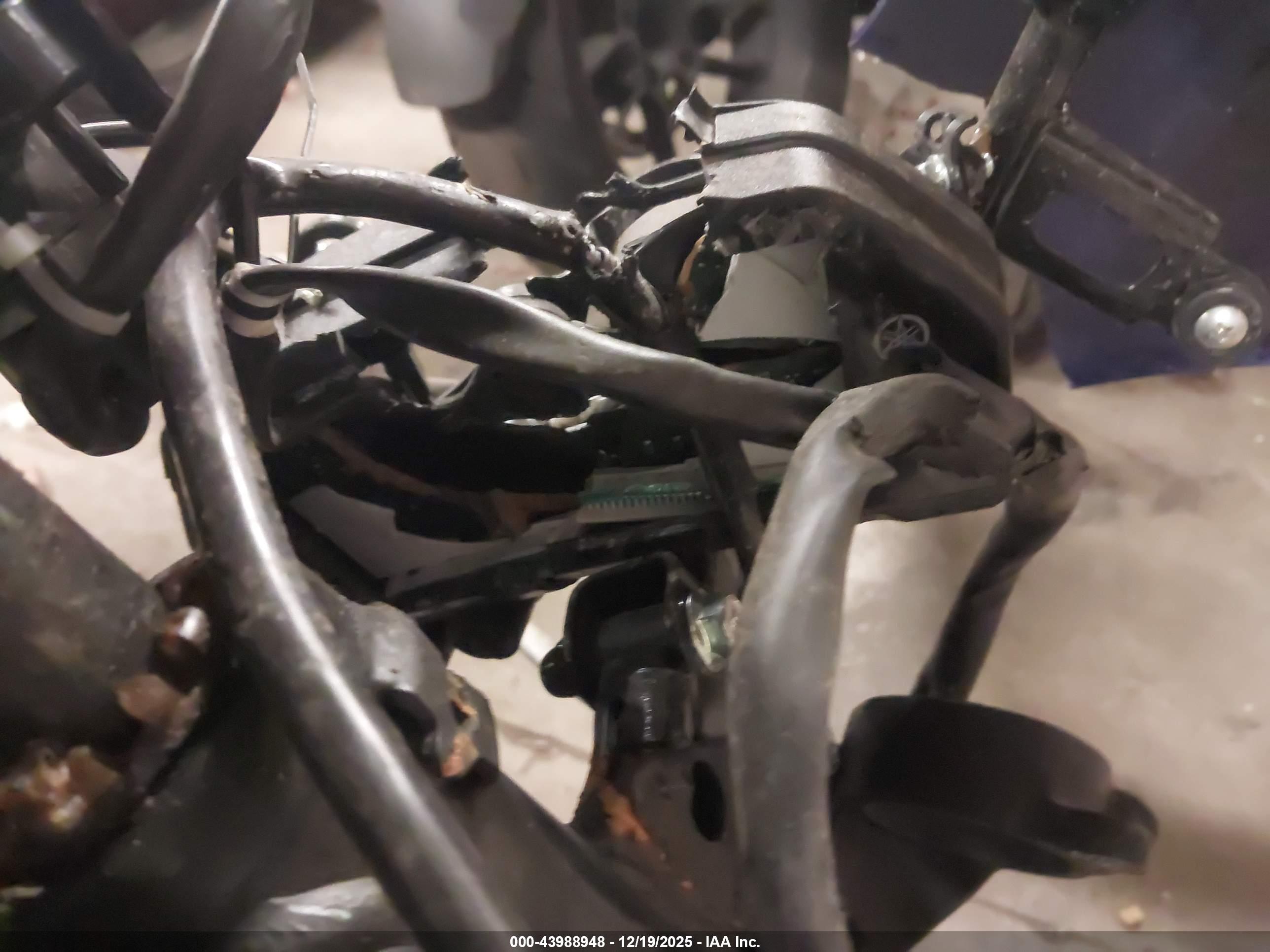 YAMAHA YZFR3 image 7