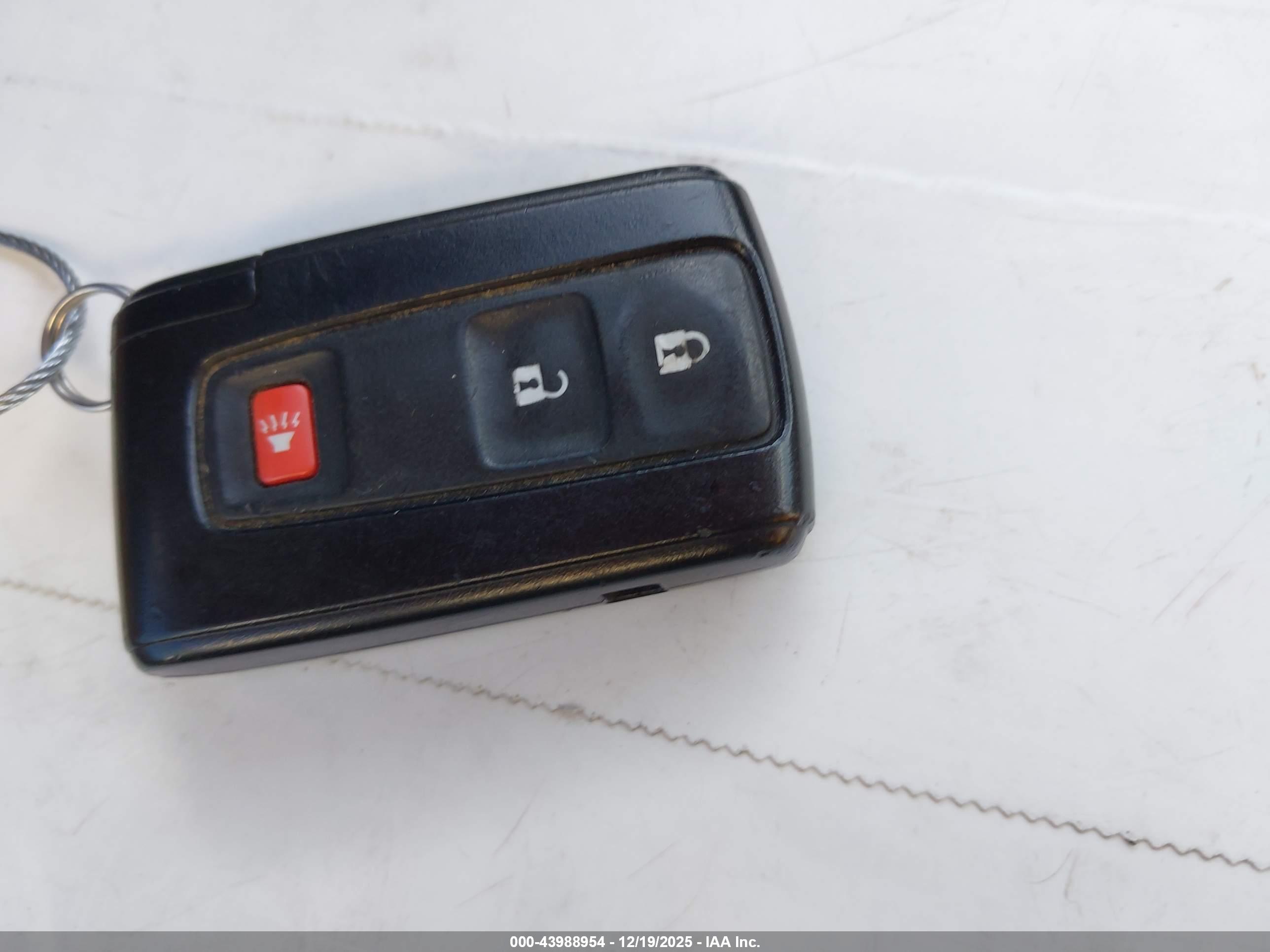 TOYOTA PRIUS image 11