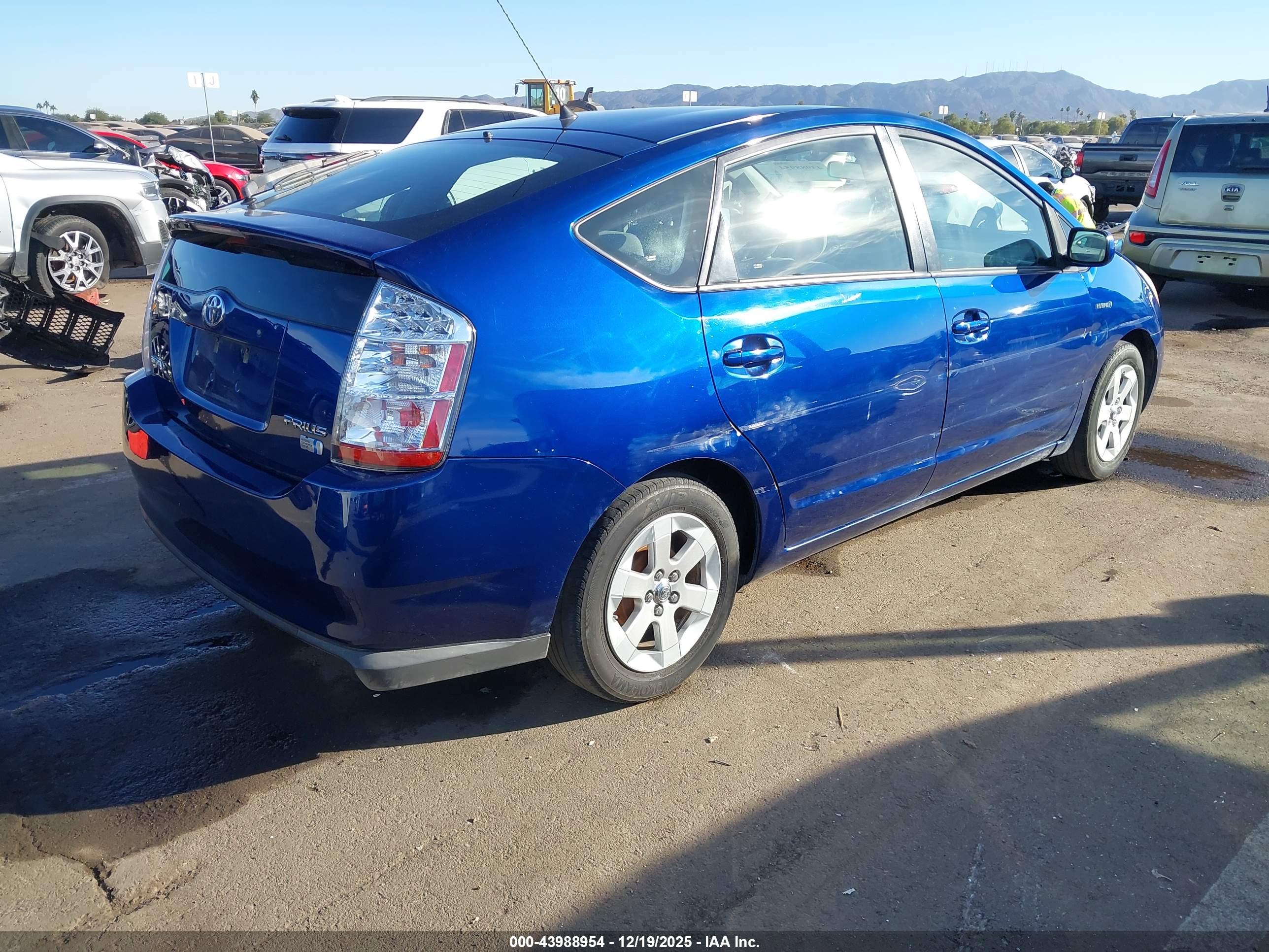 TOYOTA PRIUS image 4