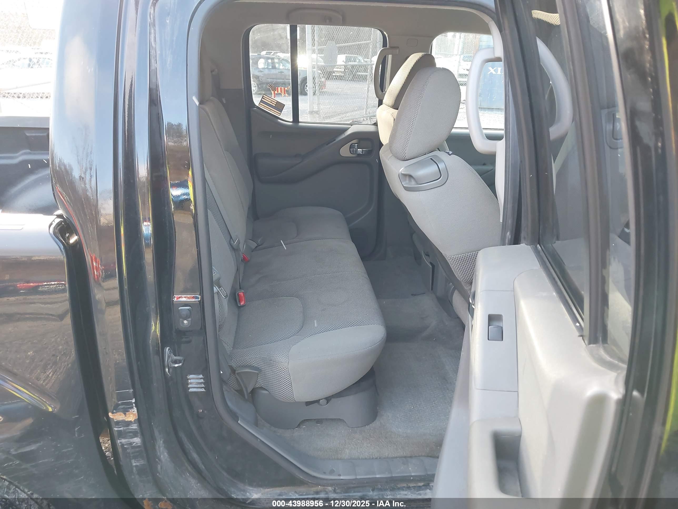 NISSAN FRONTIER image 8