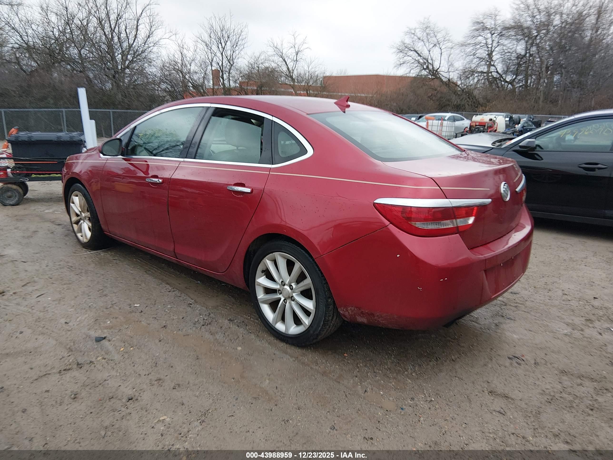 BUICK VERANO image 3